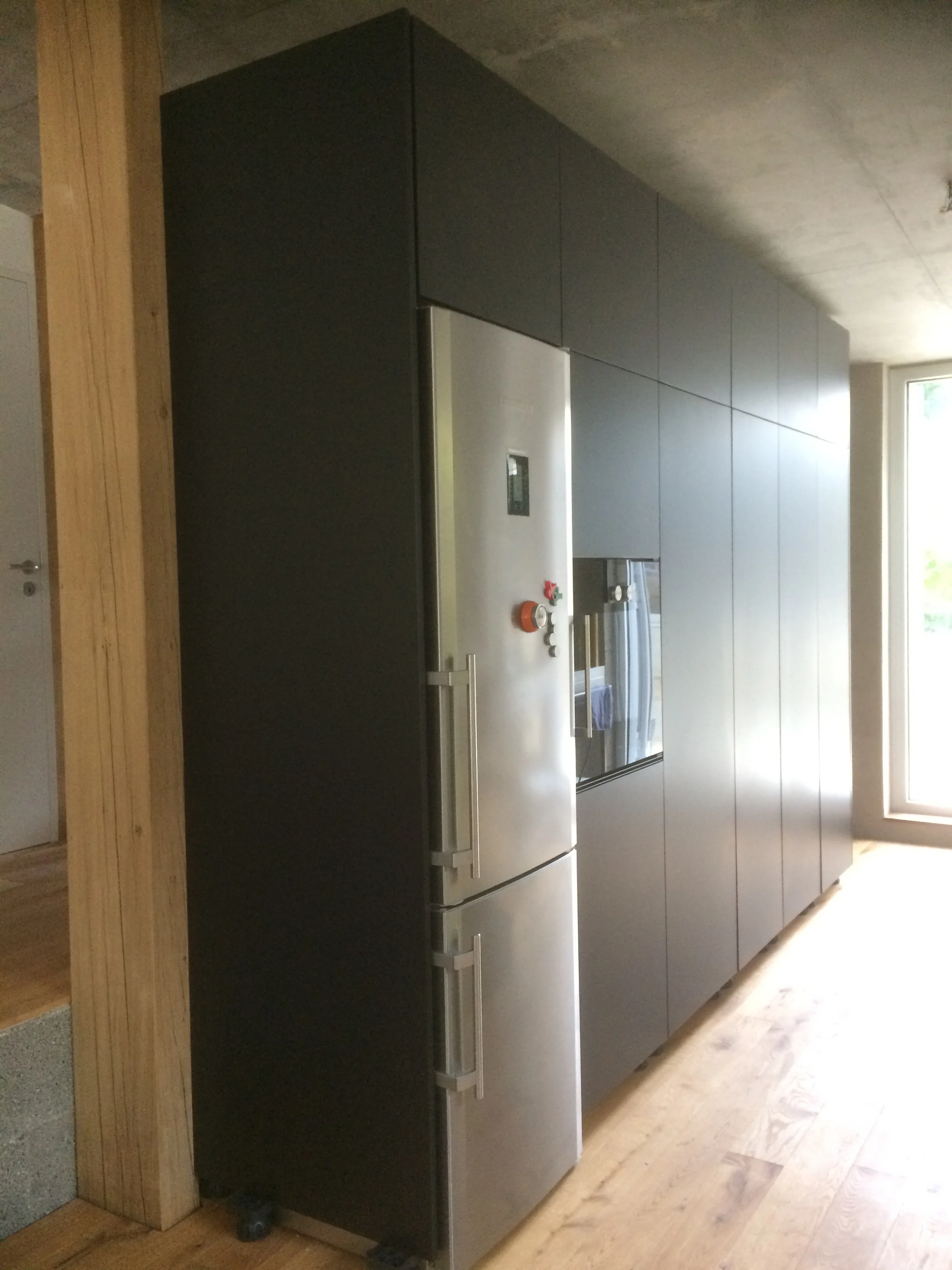 Küchenschrank aus Valchromat