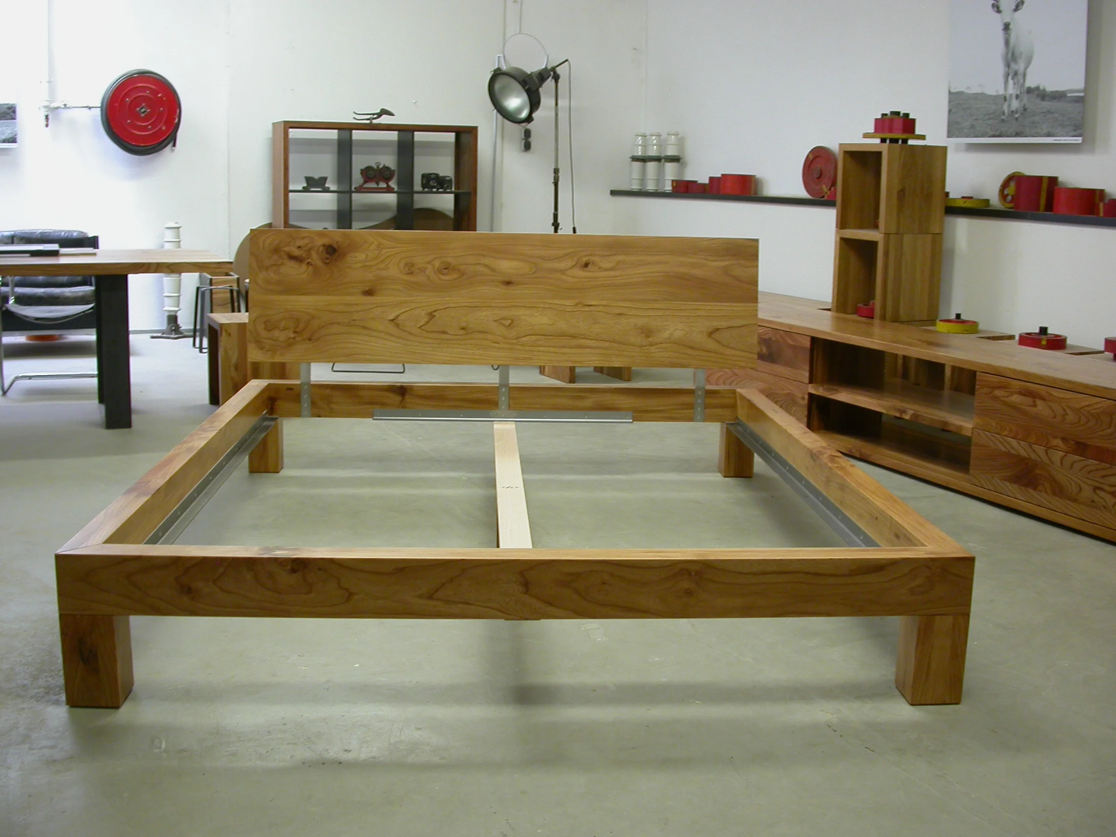 Bett Carlos 180 x 220 cm Rüster, 1900 Euro