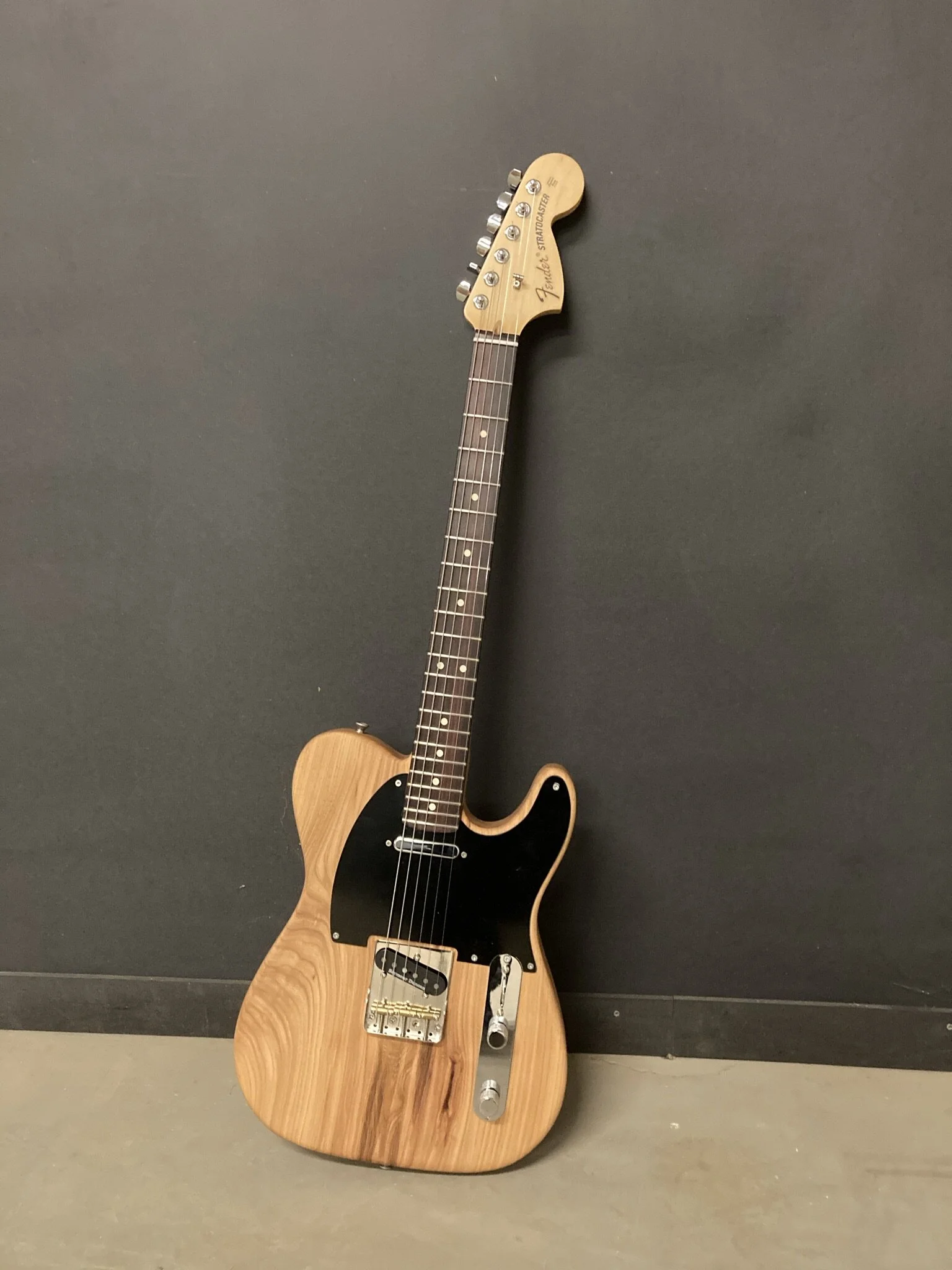 Meine Telestrat, Body aus hellem Rüster mit Fender Stratocaster Hals aus Ahorn und Palisander Griffbrett.
