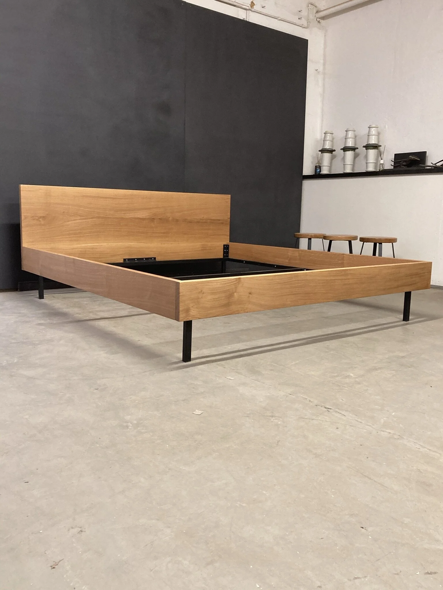 IMG_4969_Luckner_Moebel_Aachen_Betten_Massivholzbetten_Eiche_Ruester_Showroom_Tischlerei_AachenFreund_Eilendorf_Stolberg_NRW.jpeg