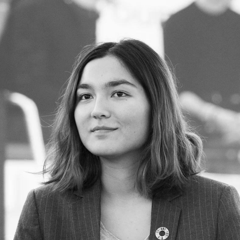 Aijan Muktar Aijan is a 20 year old law student and activist for youth citizenship from Geneva. Among others she has been active in organizations such as the Parliament des Jeunes Genevois, the Red Youth Cross and the European Youth Parliament. Since June 2018, she is the Swiss Youth Representative to the United Nations.