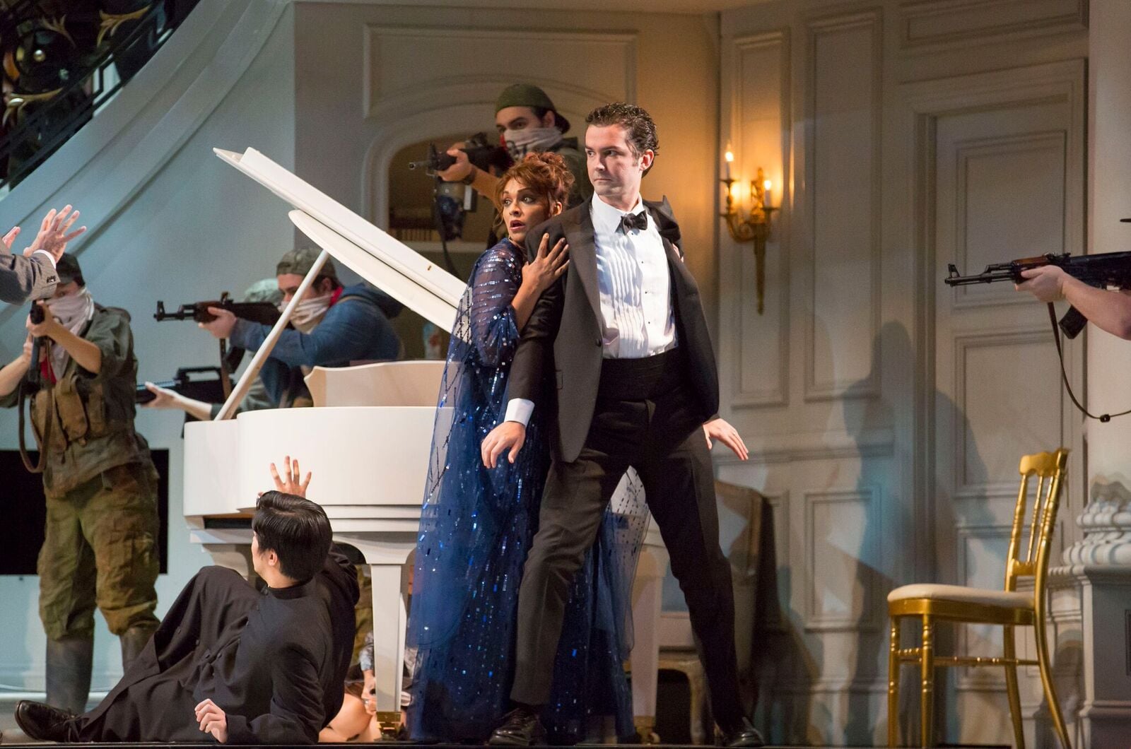 BEL CANTO / LYRIC OPERA OF CHICAGO / PHOTO: TODD ROSENBERG