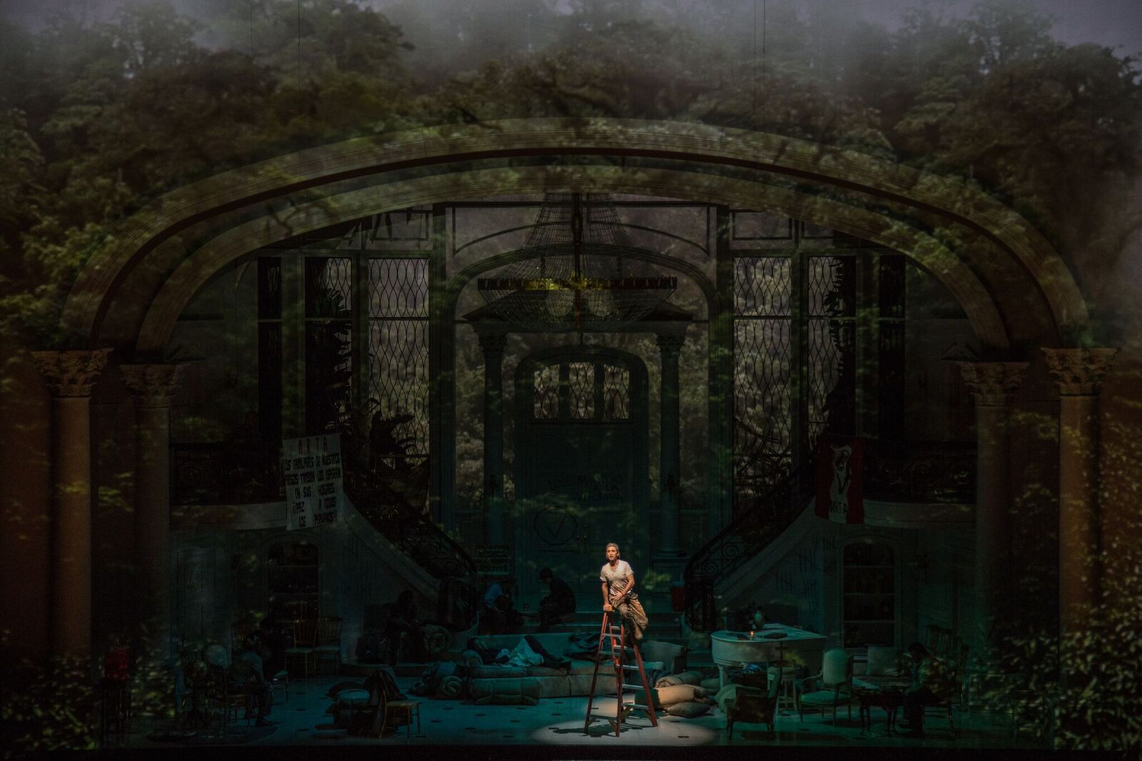 BEL CANTO / LYRIC OPERA OF CHICAGO (PHOTO: TODD ROSENBERG)