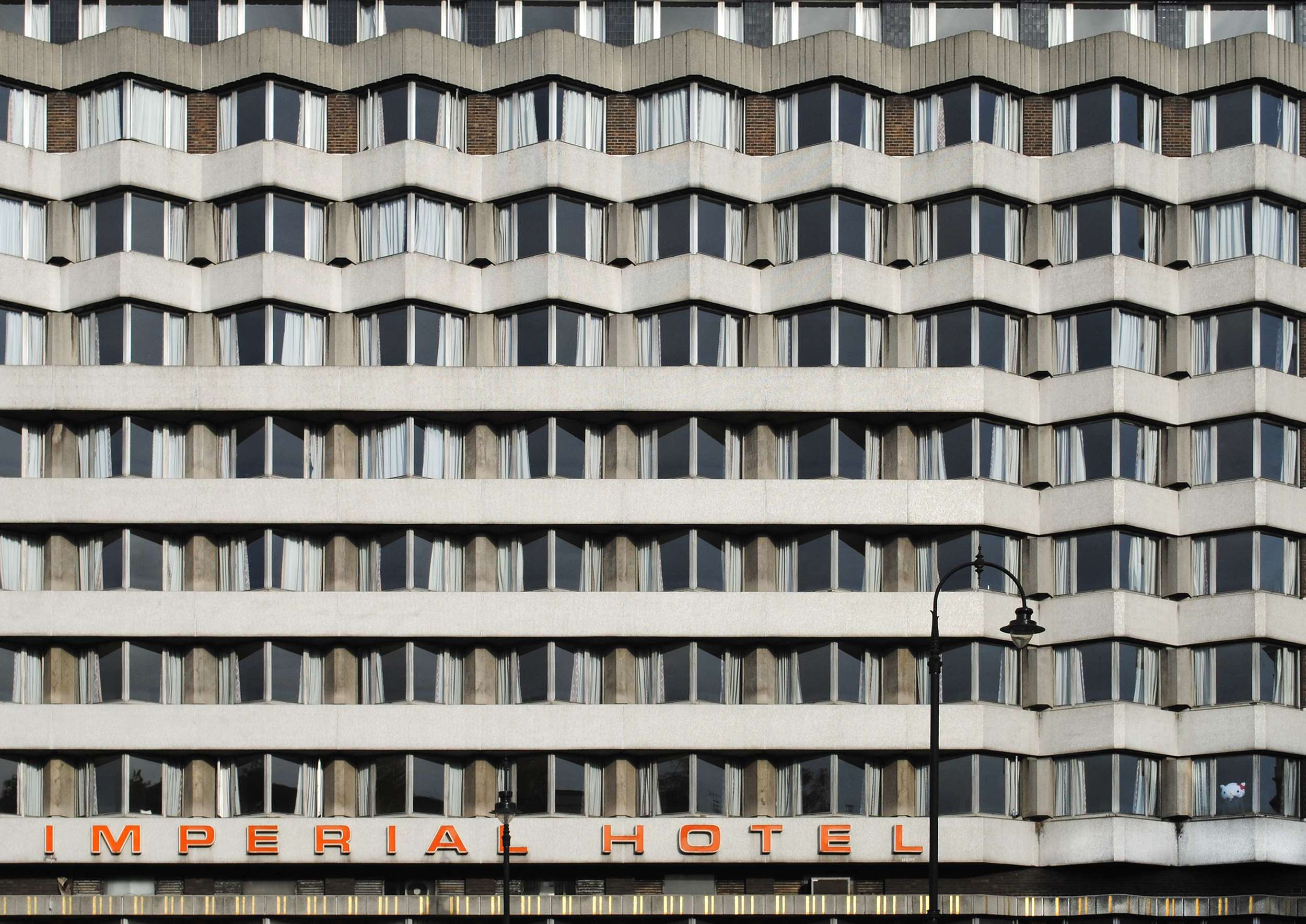 Imperial Hello , 2011, lambda print. Editions variable.