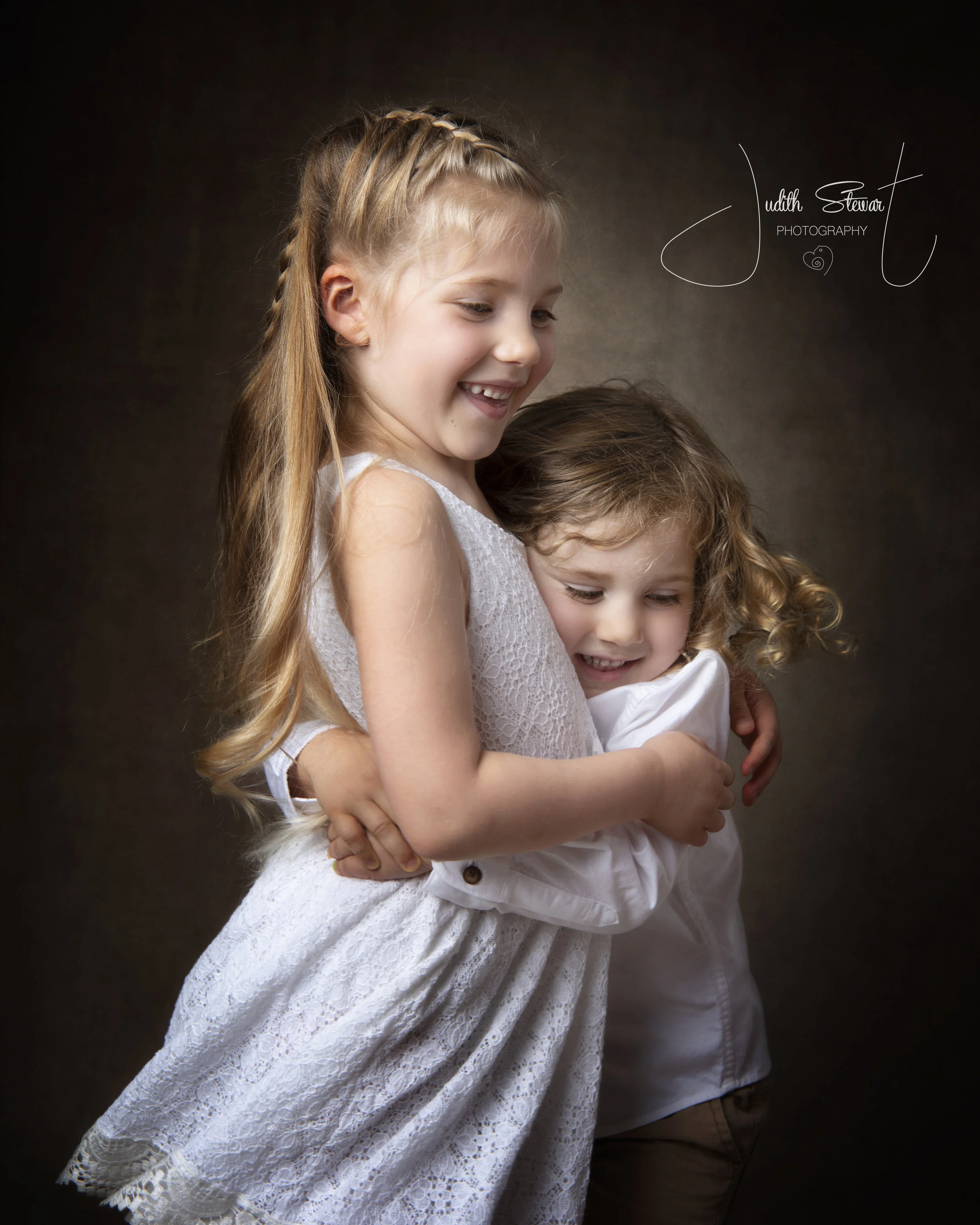 20180724_Milo and Robin - Fine Art_9189 em.jpg