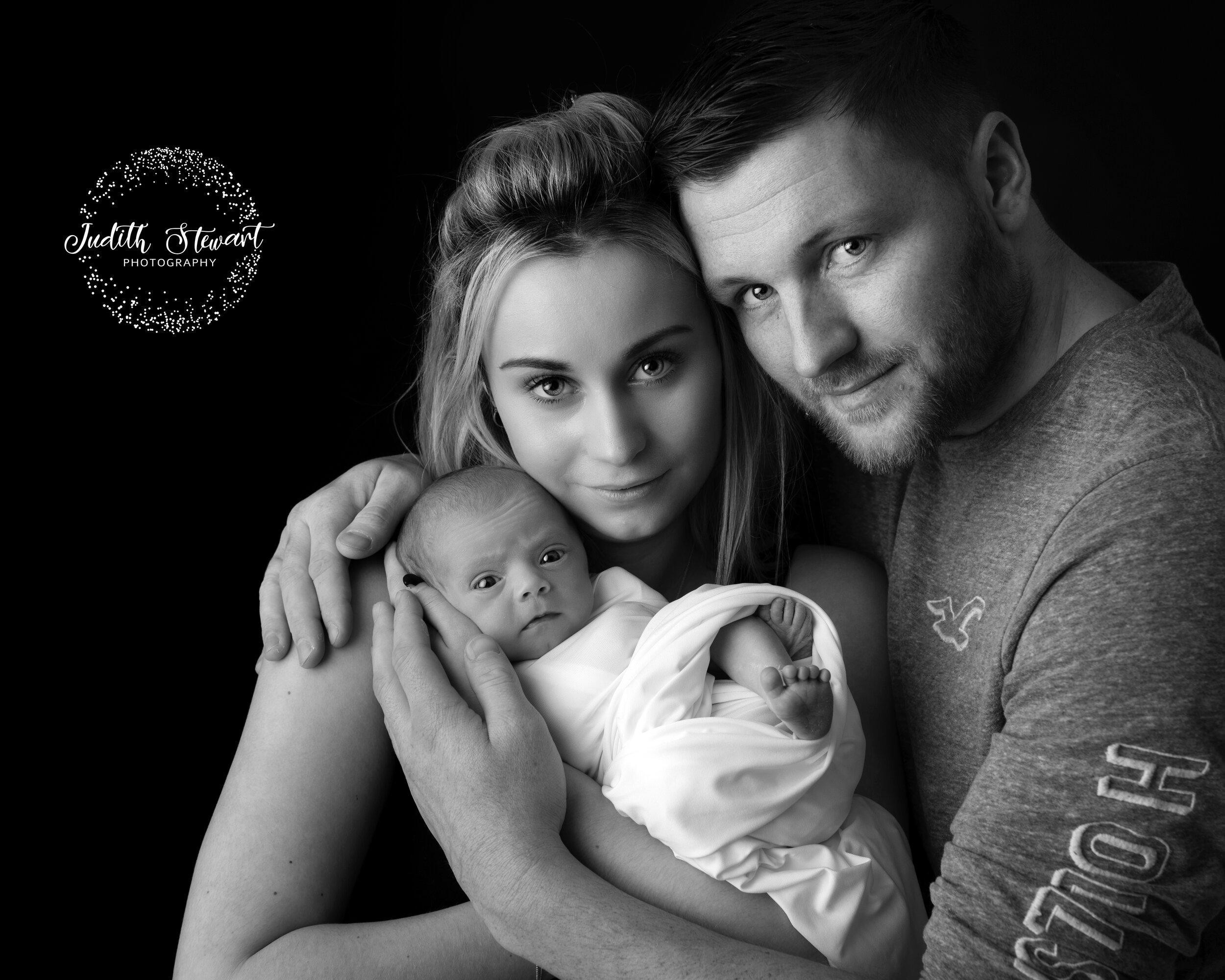 family photo of baby newborn with judith stewart in uckfield