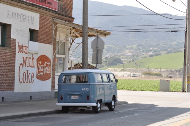  Day trips in the Salinas Valley in California are always beautiful.&nbsp; You see orderly row crops, hard working people, and the backdrop of the coastal range of mountains. 