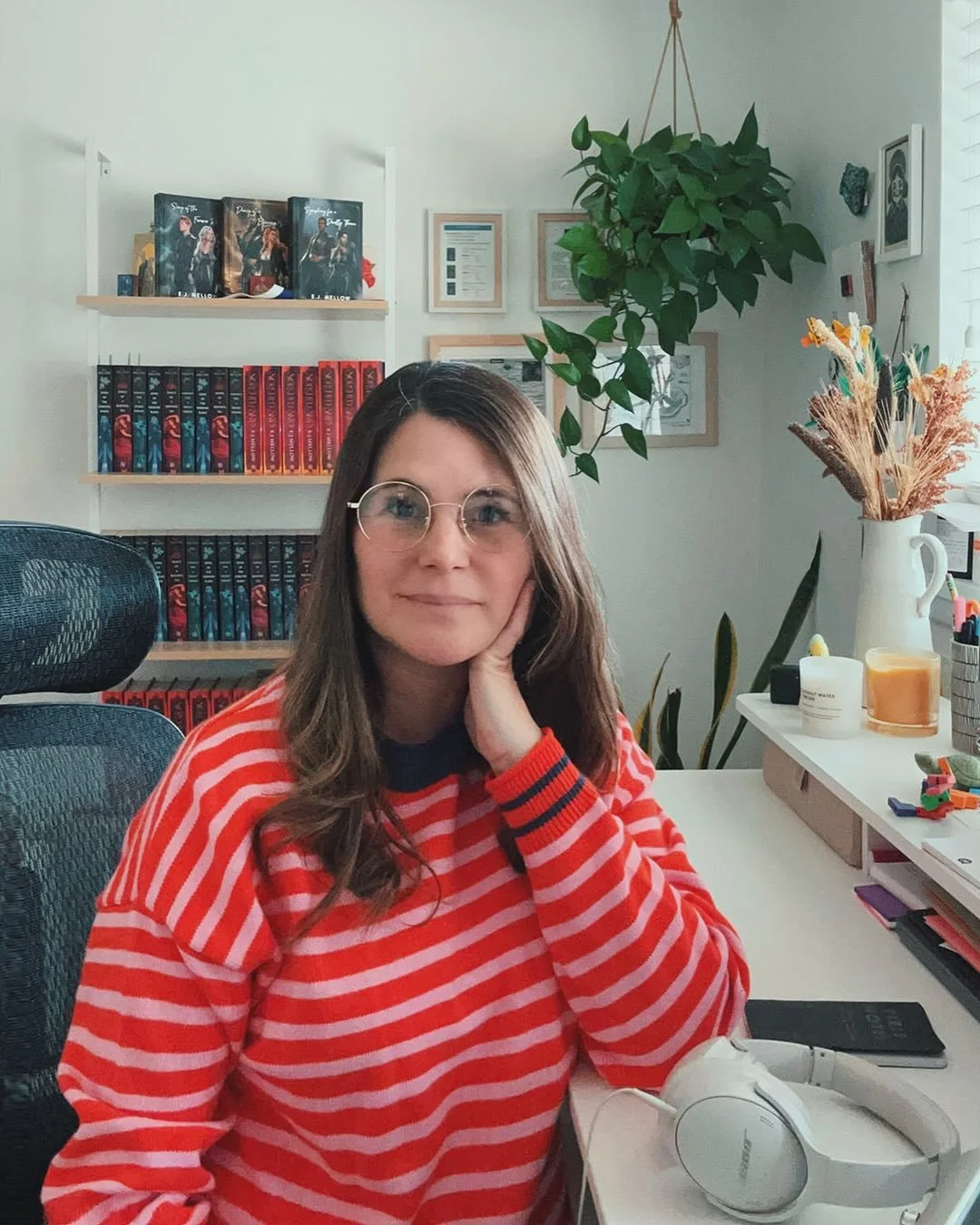 The author ✍️ The prologue 😉 The book 📕

First peek at the beginning of DARKENED DAWN! The epic conclusion to this romantic fantasy duology hits shelves May 19th. Have you snagged your pre-order yet? Link in bio 🔗.

WHAT TO EXPECT:
&bull; winged h