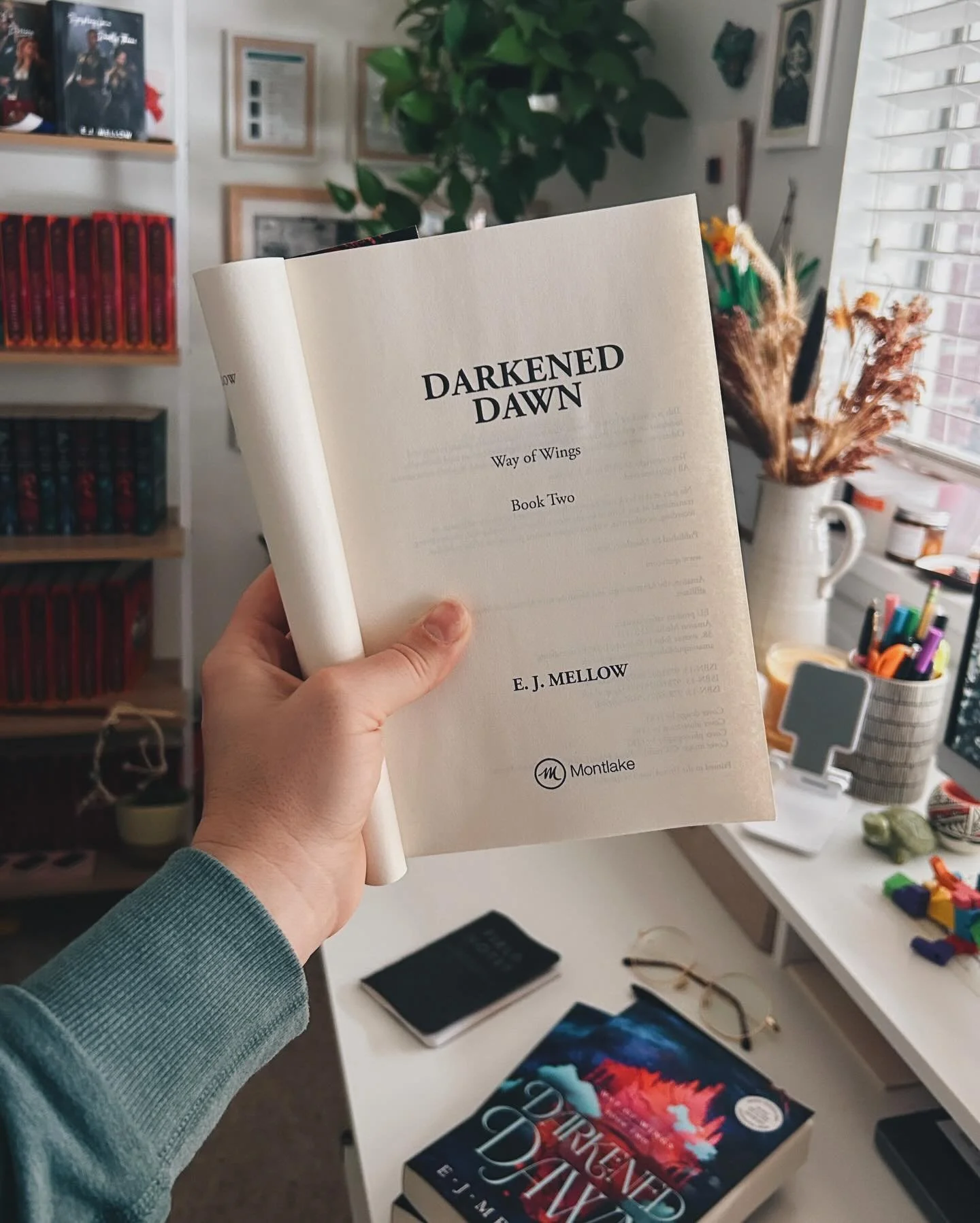 3 1/2 weeks until #DarkenedDawn releases!! Feeling so grateful for the love you all are sending my way reading the ARCs 🥹. Get ready for some teaser quotes coming at ya soon!