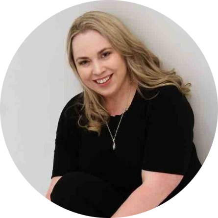 Karina-Hellyer.png