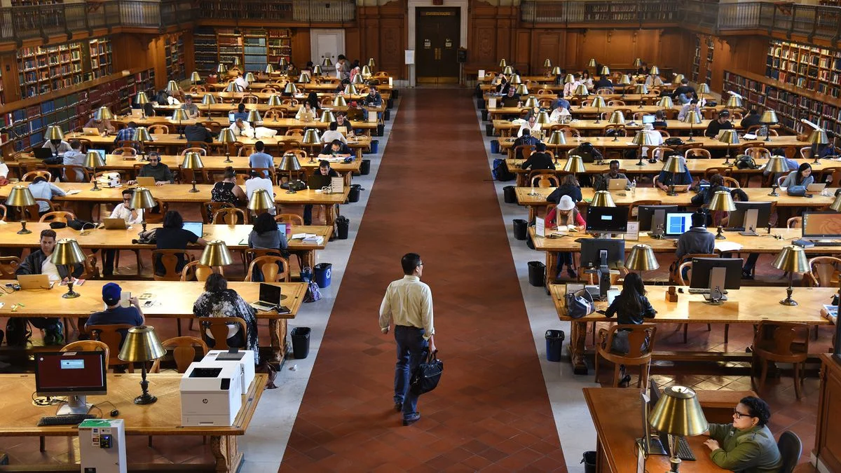 01_Kensinger_Wiseman_library_DSC_5693_16x9.0.jpg