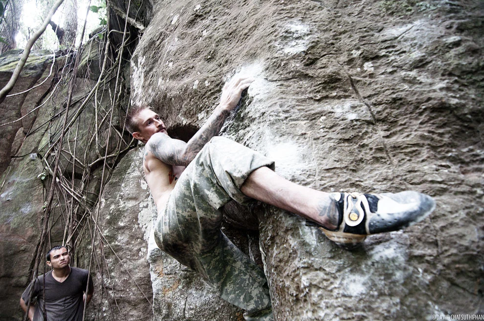 bouldering hawaii palolo broken toothbrush dennis