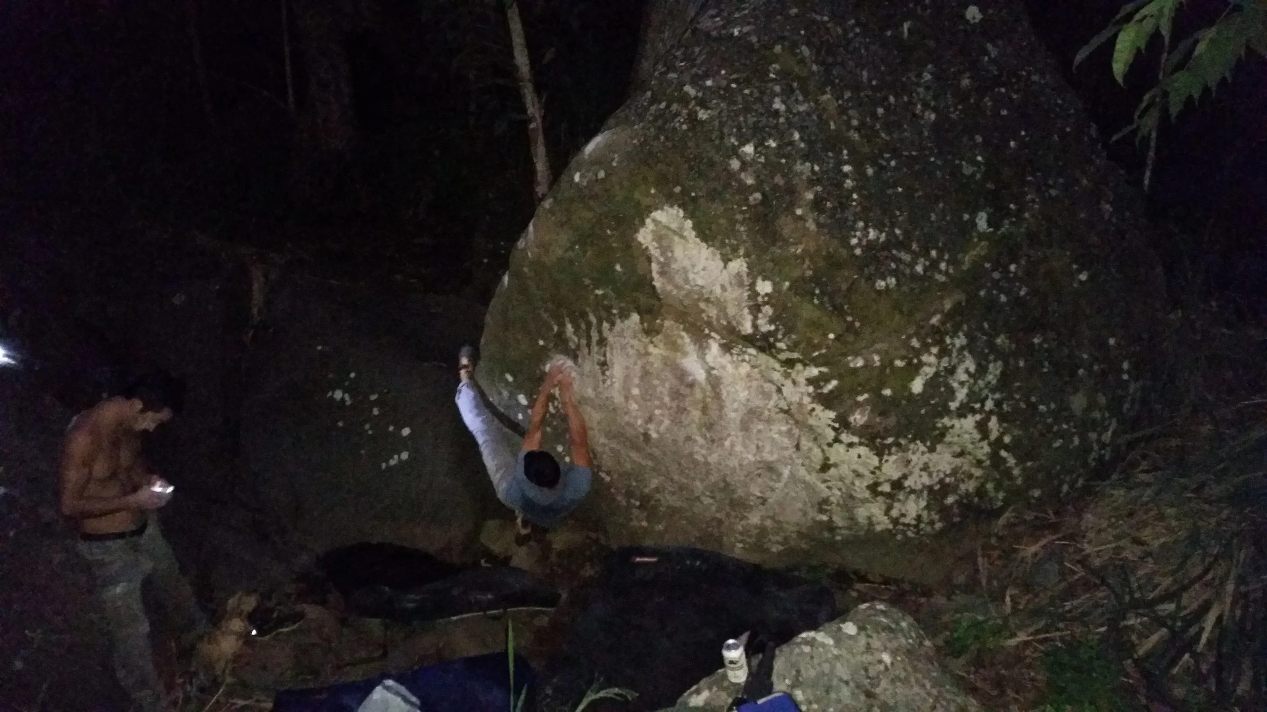 bouldering hawaii no country for camo pants nick.jpg