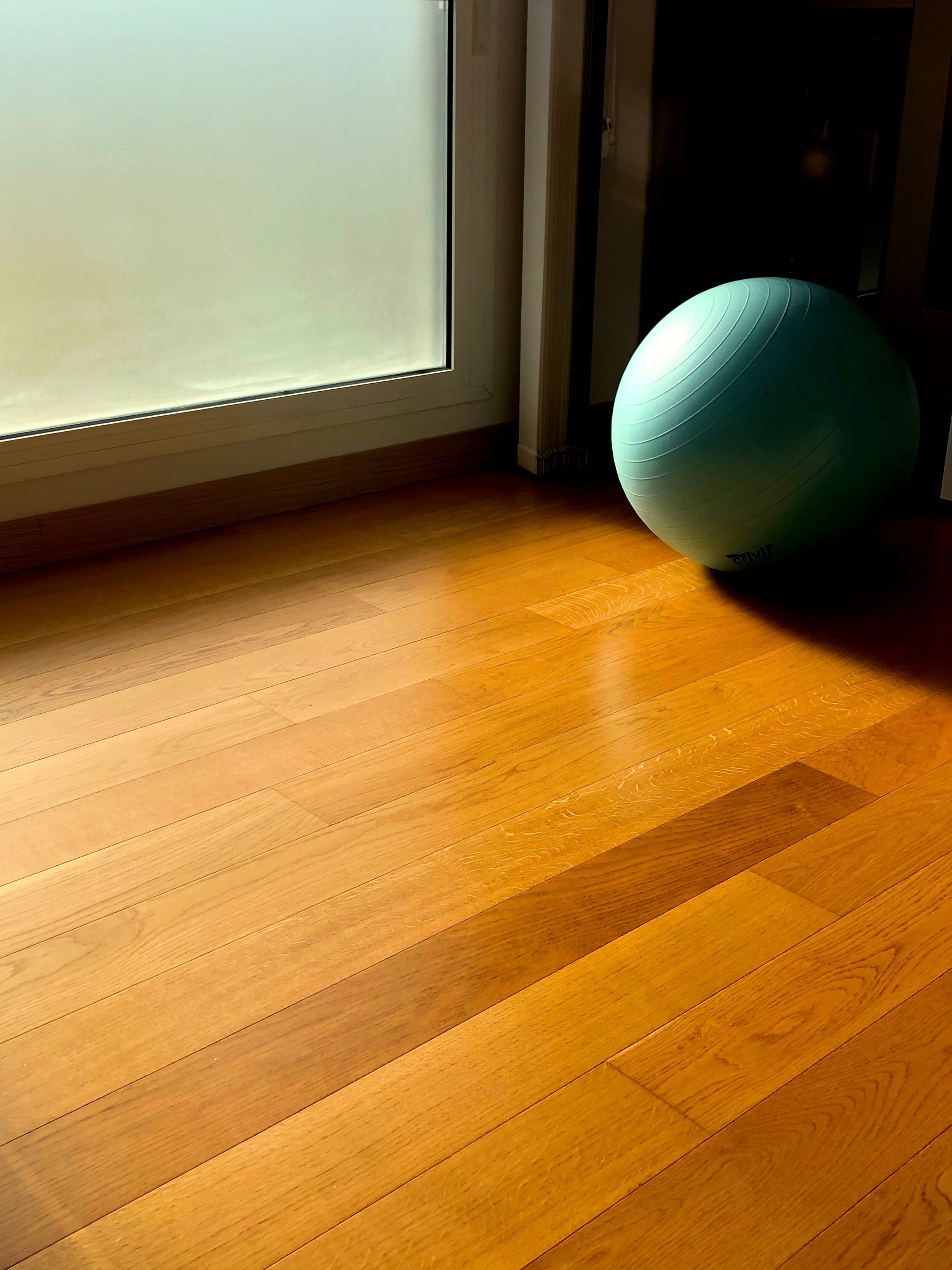 Water Based Vs Oil Finish Which, How Many Coats Of Water Based Polyurethane On Hardwood Floors