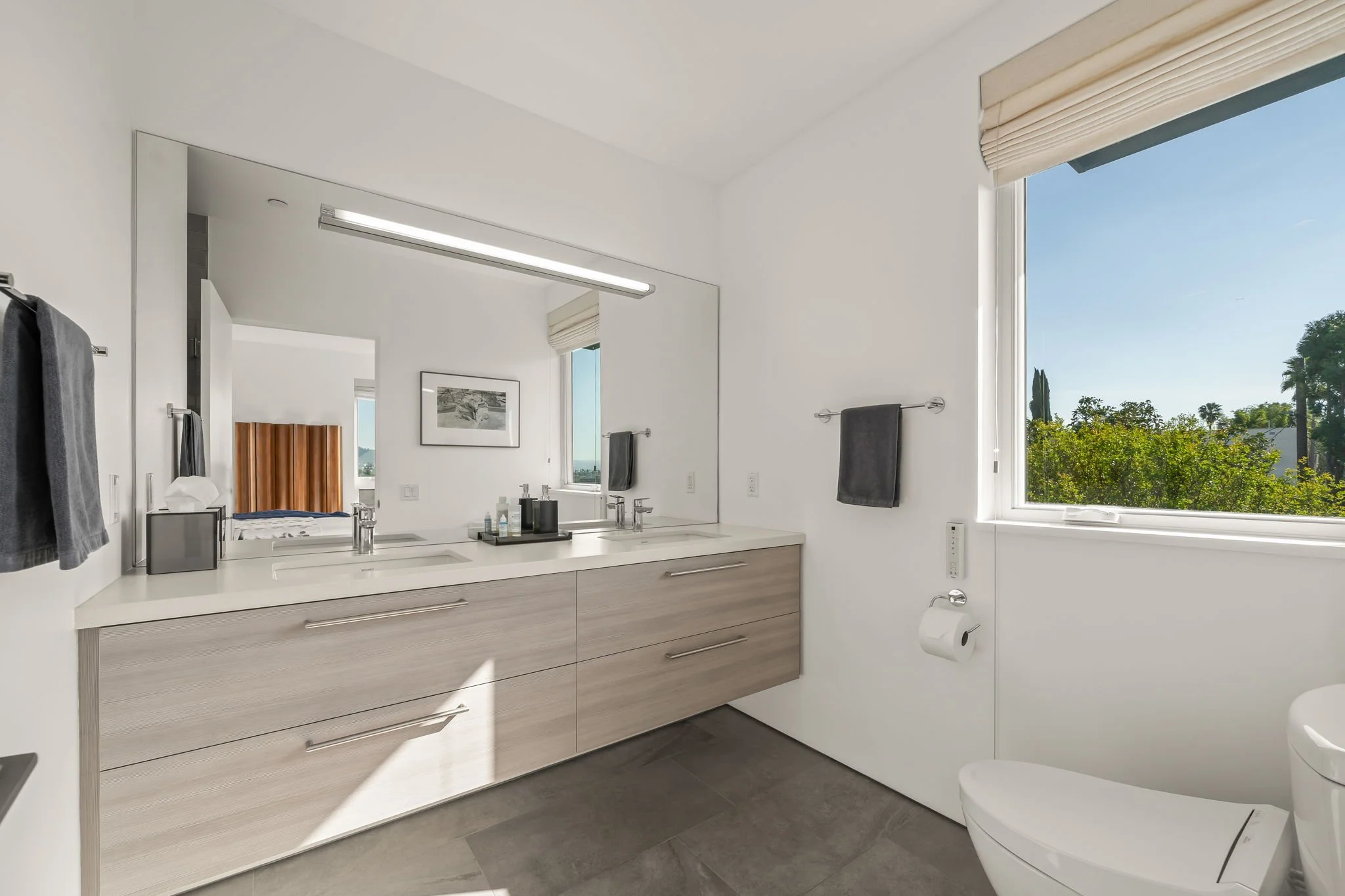 24-web-or-mls-923 1-2 Hyperion Ave_MEDIA360VR-26.jpg
