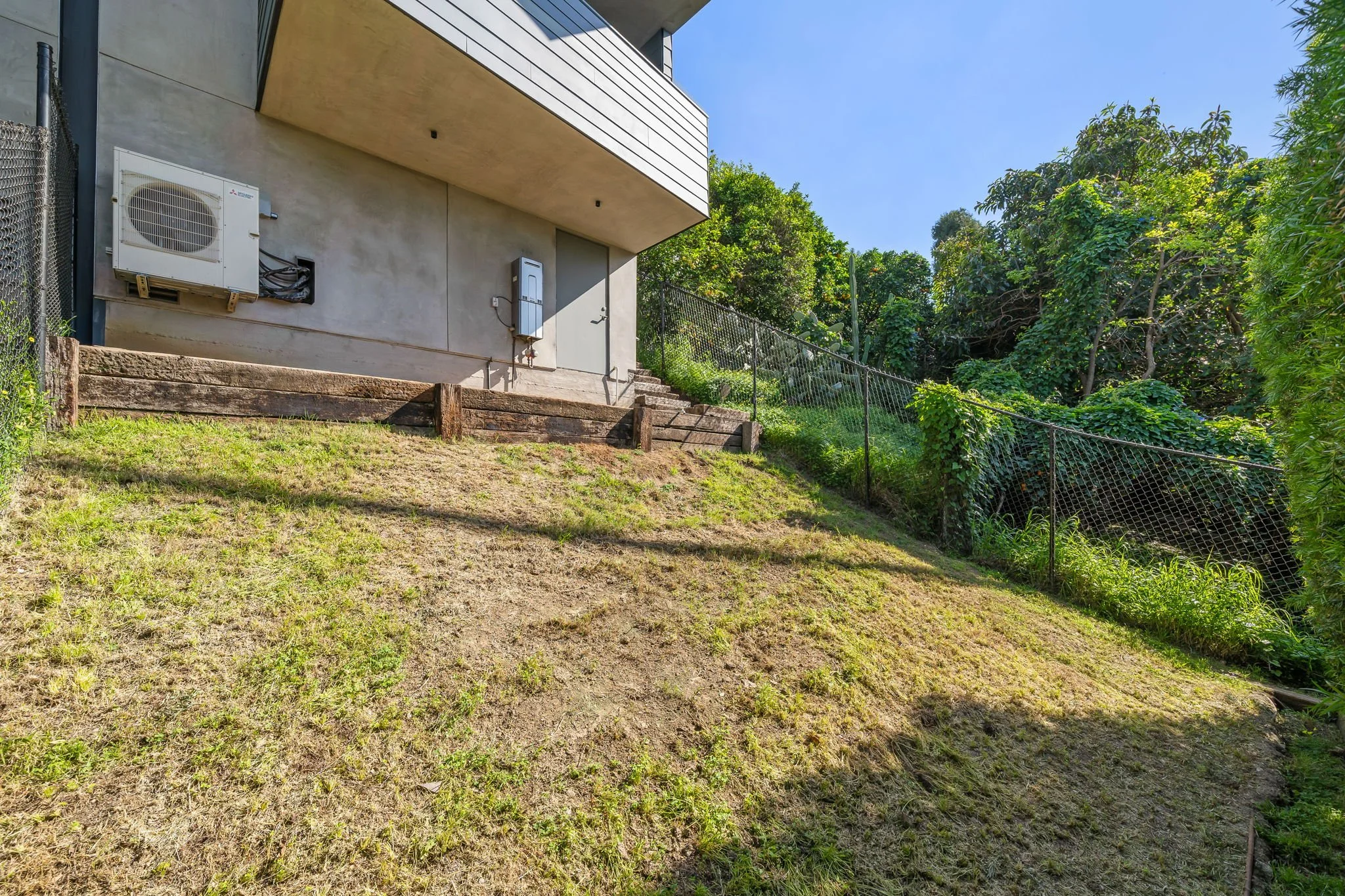 39-web-or-mls-923 1-2 Hyperion Ave_MEDIA360VR-39.jpg