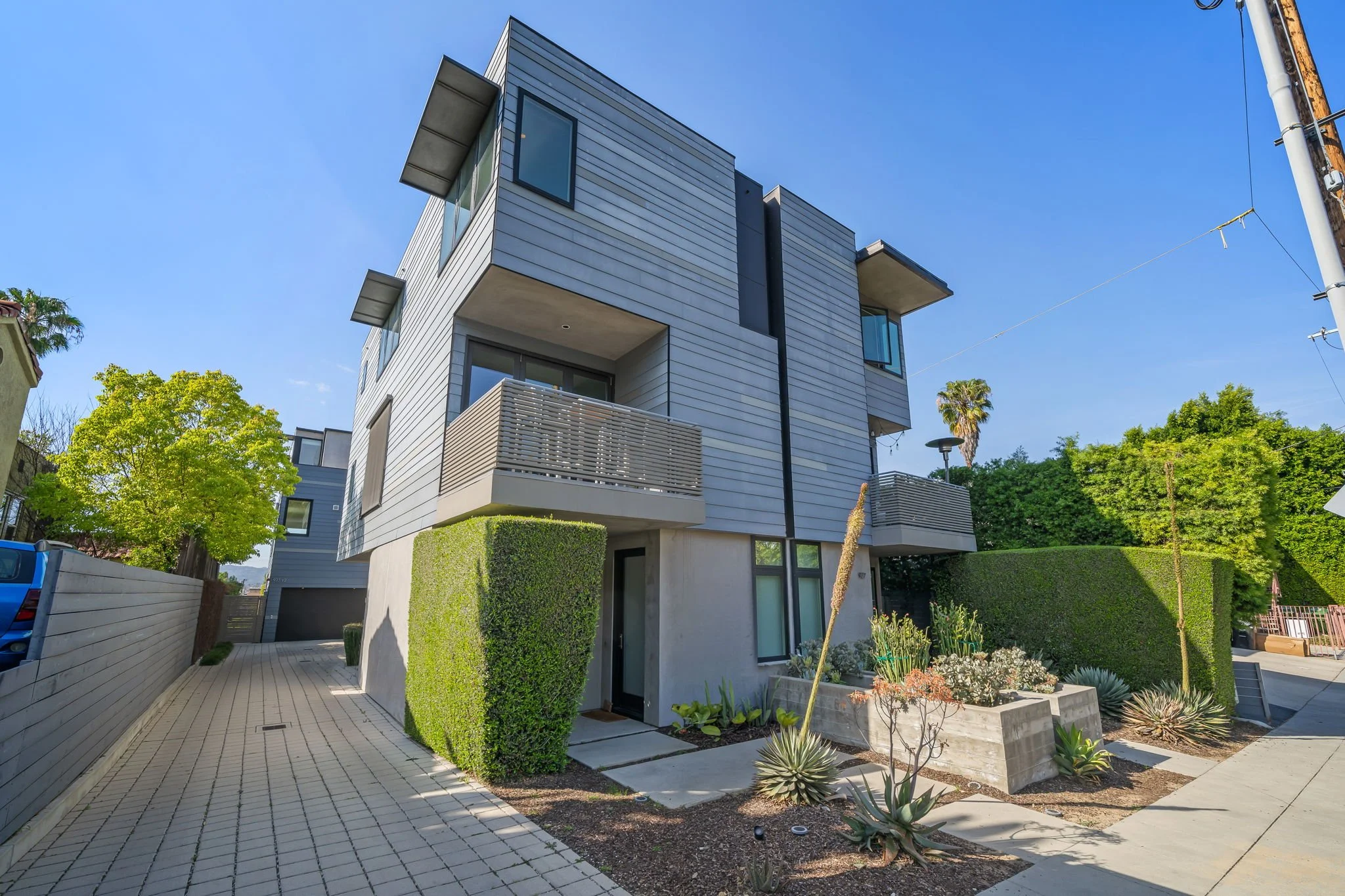 40-web-or-mls-923 1-2 Hyperion Ave_MEDIA360VR-40.jpg