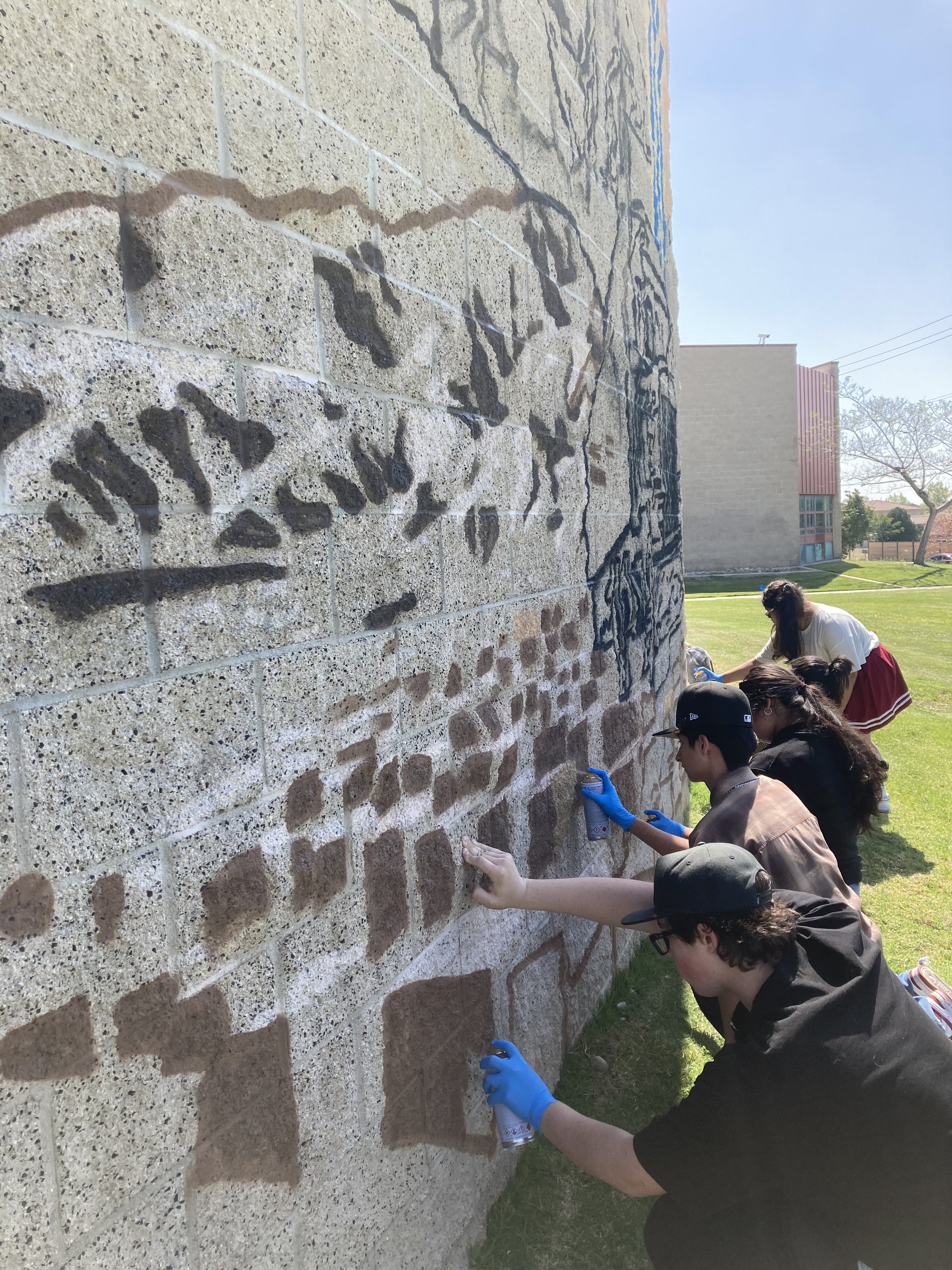 IEFM student painting training