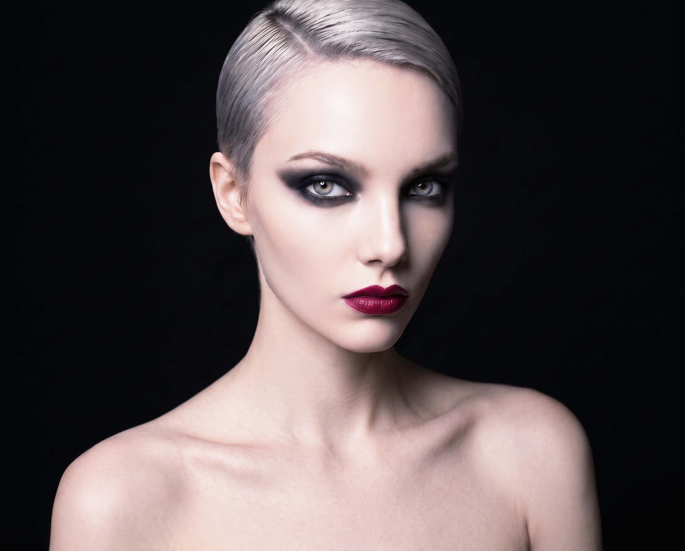 5 MAKE UP YSL .png