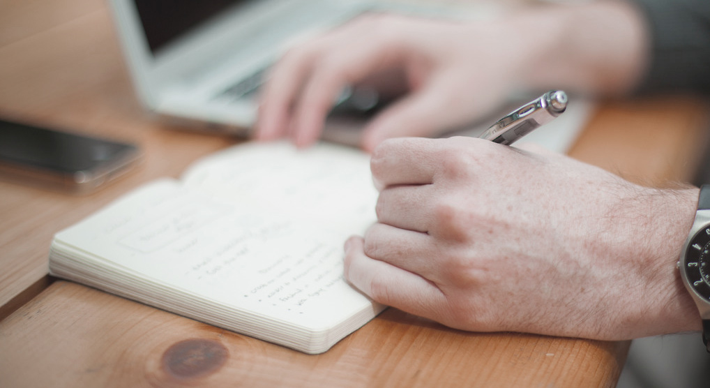 كيف تكتب موجز التصميم لتحصل على التصميم الذي تريد؟