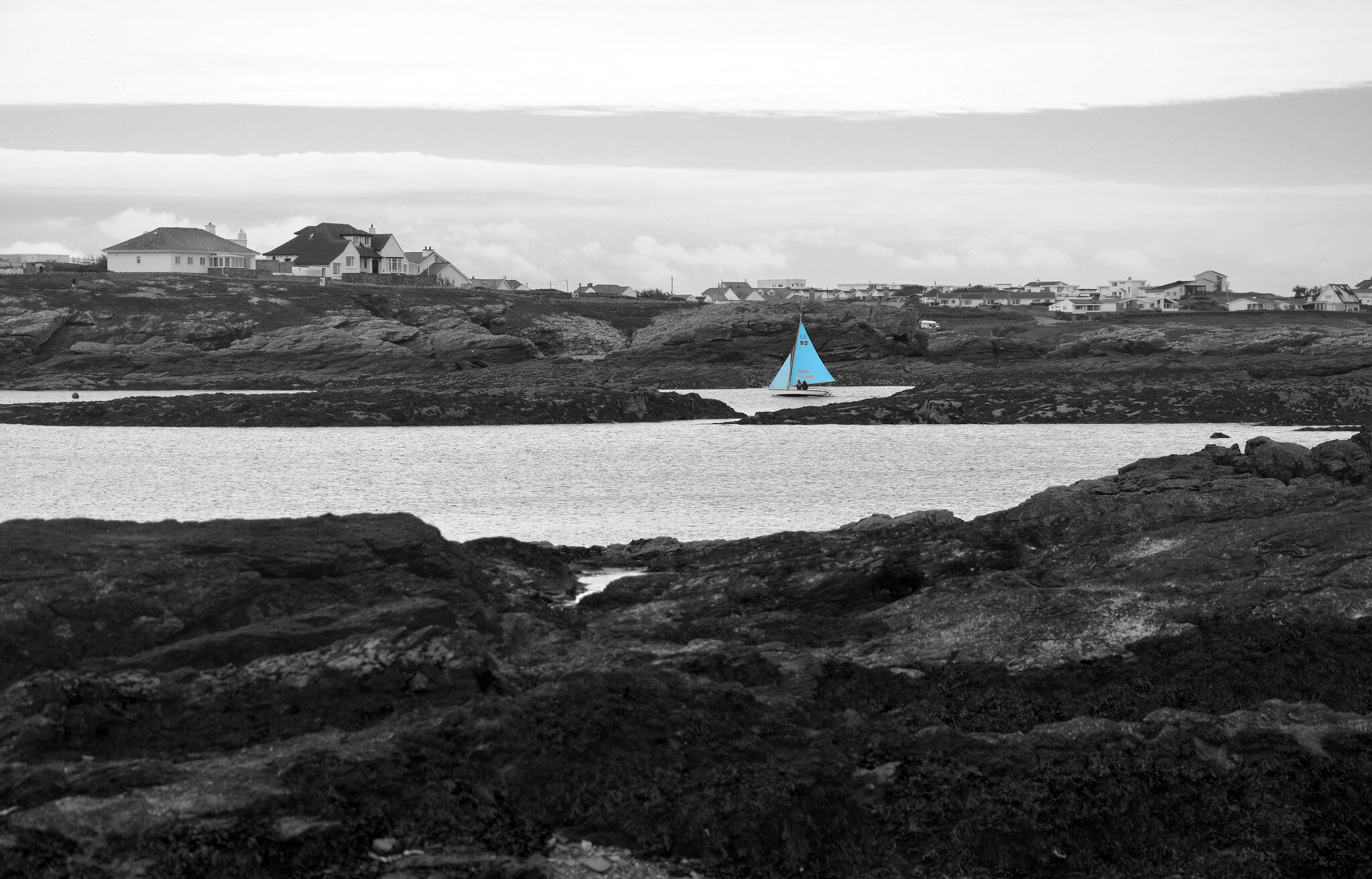 Early morning sail at low tide