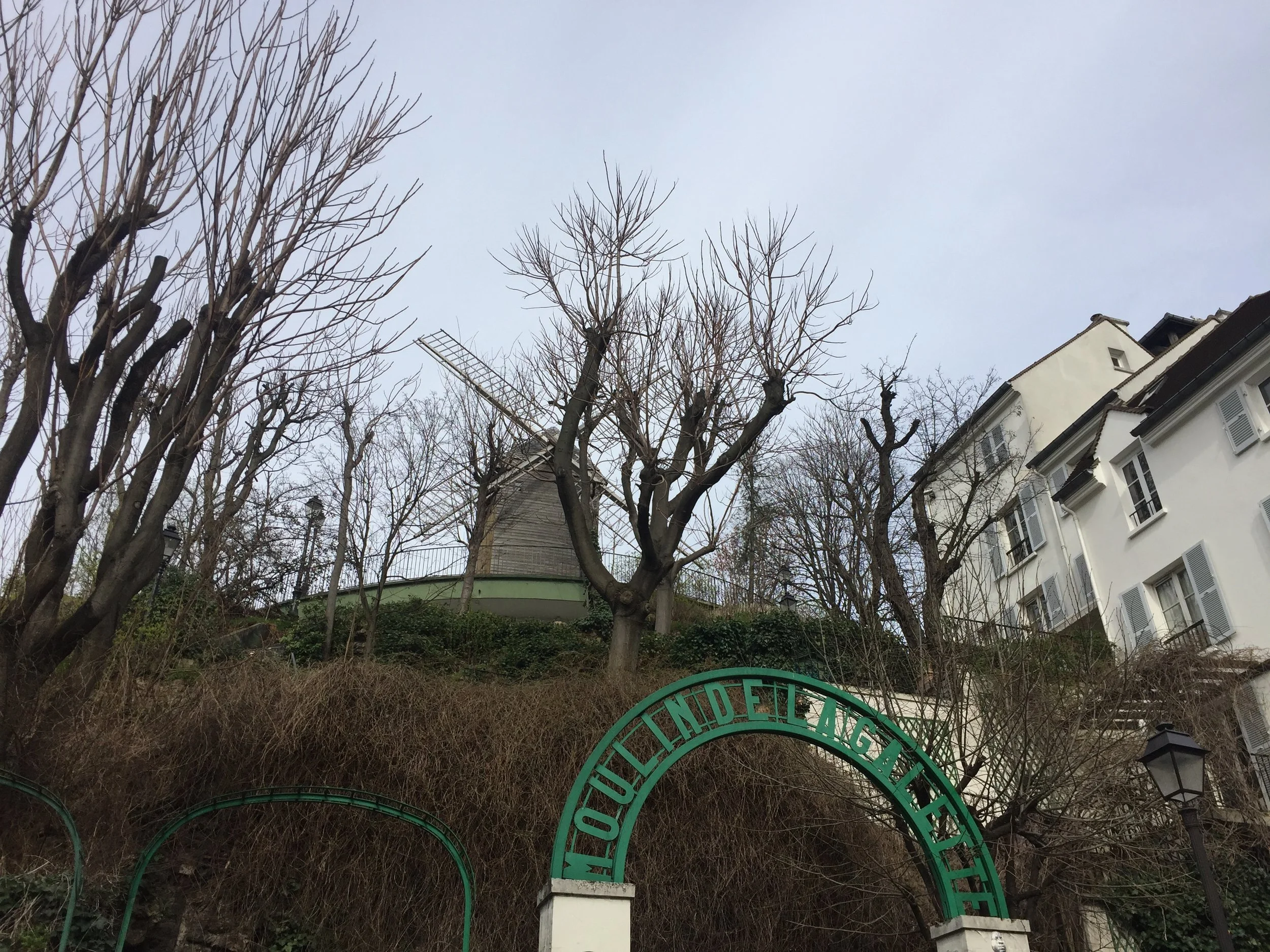  A little bit of home spotted in Paris. 