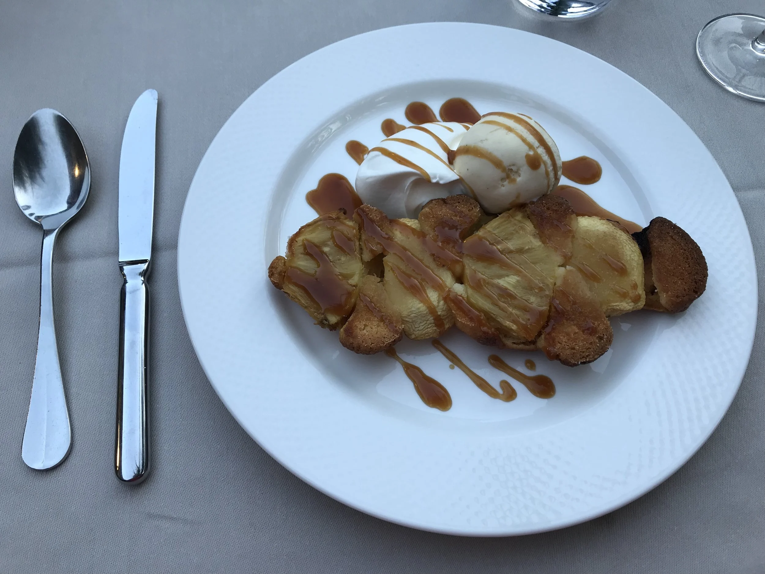  Some sort of deconstructed apple tarte-tatin. Is there any problem that salted caramel can’t cure? 