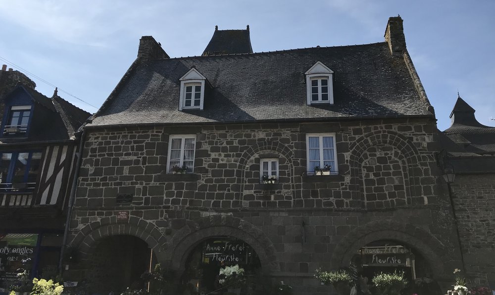  One of the oldest (or the oldest?) house in Brittany. It’s now home to a lovely flower shop. 