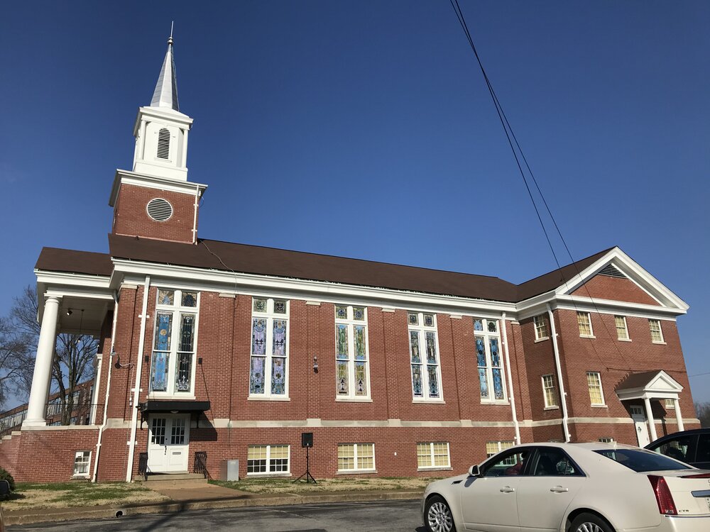  Thankfully, it’s not all about the decorations here in Nashville. I also occasionally stumbled upon signs of real holiday spirit, too. At this church, the service was blasted from the loudspeakers, as congregants celebrated from inside their cars. T