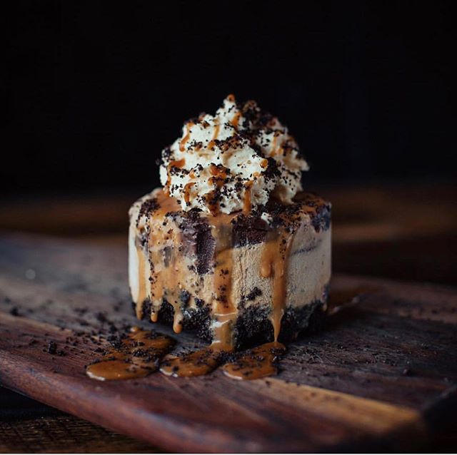 One of our longest running desserts...and for good reason 😋
#
#jackedcappuccinocake 
#oreocookies 
#oreo 
#dessert
#temecula 
#murrieta 
#oldtowntemecula
#goatandvine
#thenightingalerestaurant