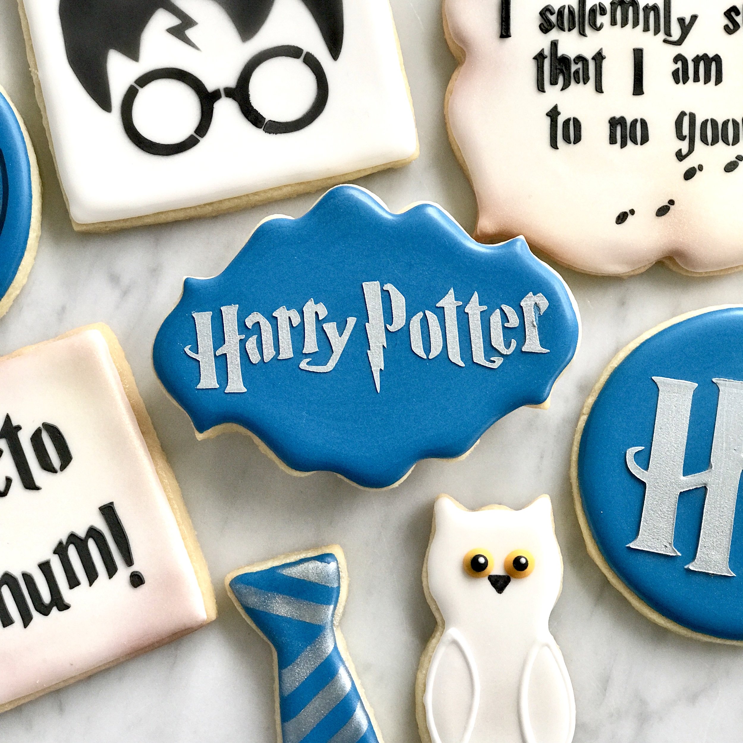 Harry Potter cookie cutters that will make even muggle bakers look good.