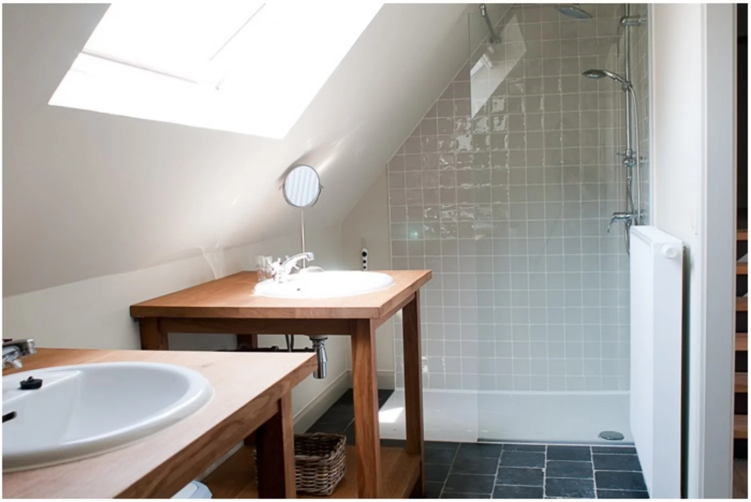 St Jans bathroom.jpg