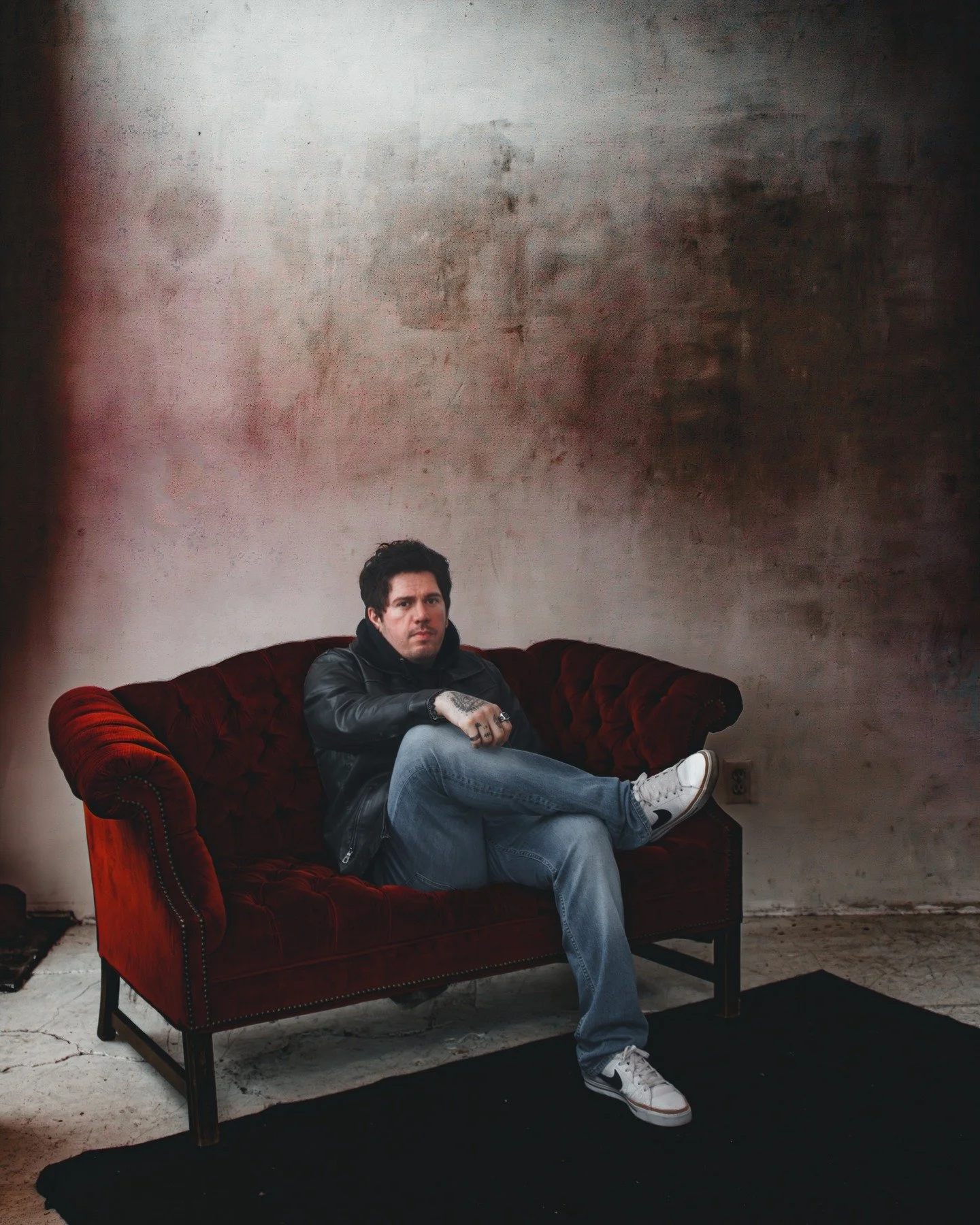 Artist: @officialrezenmusic 

Equipment: 
3 Soft Boxes
Off Camera Flash
Camera: @canonusa 
Lens: @sigmaphoto 

#houstonphotographer #photography #portrait #canonphotography