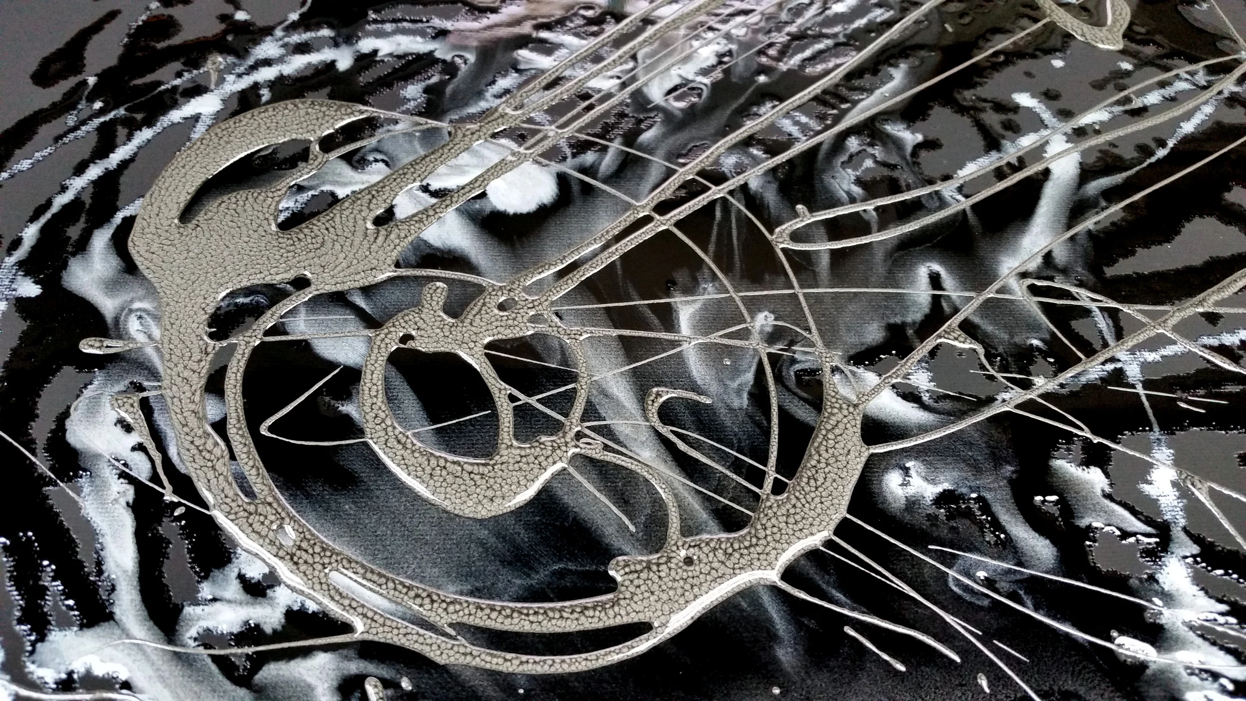 Black and Pearl Resin with Fantasy Prisme Diptych Detail