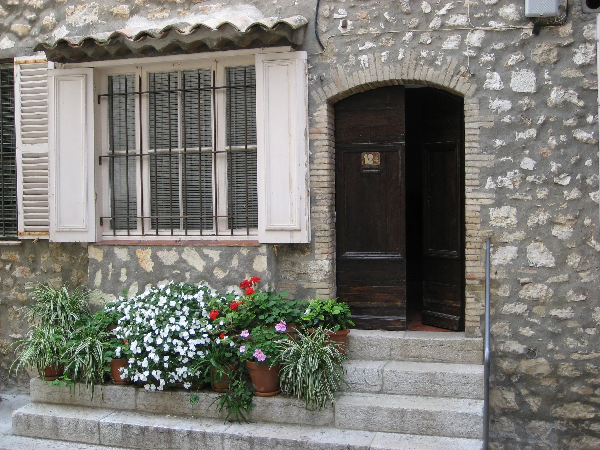 Open Door in France Copyright 2007 Tristina Dietz Elmes.JPG