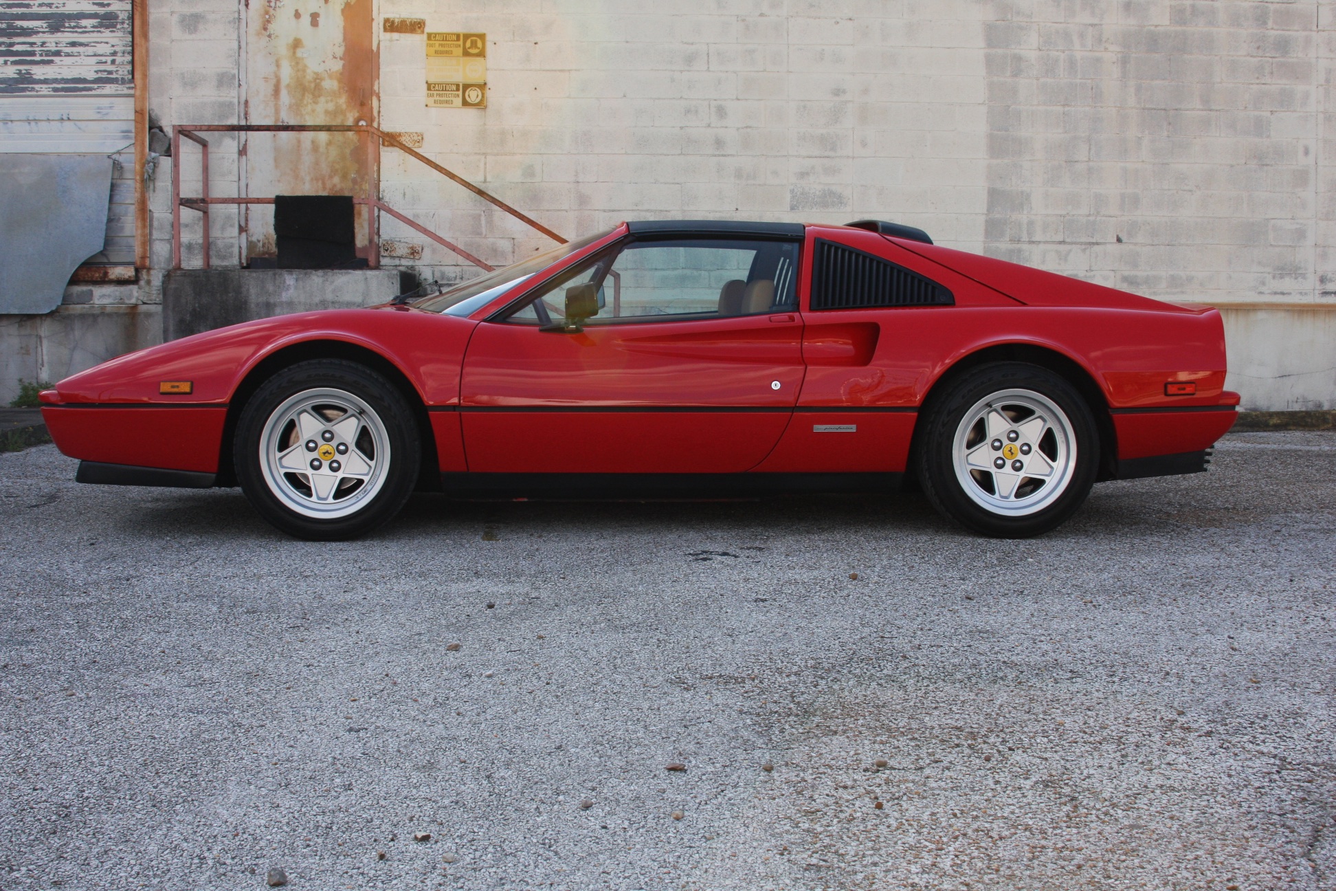 1988 Ferrari 328 GTS (J0075955) 6.jpg