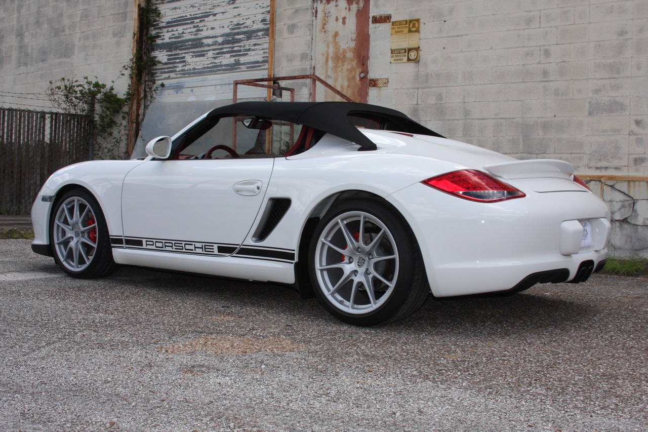 2011 Porsche Boxster Spyder (White-Red) - 04 of 27.jpg