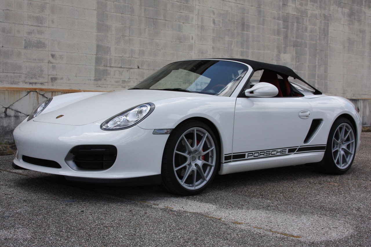 2011 Porsche Boxster Spyder (White-Red) - 06 of 27.jpg