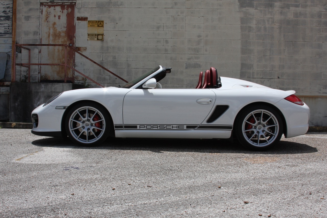 2011 Porsche Boxster Spyder (White-Red) - 11 of 27.jpg