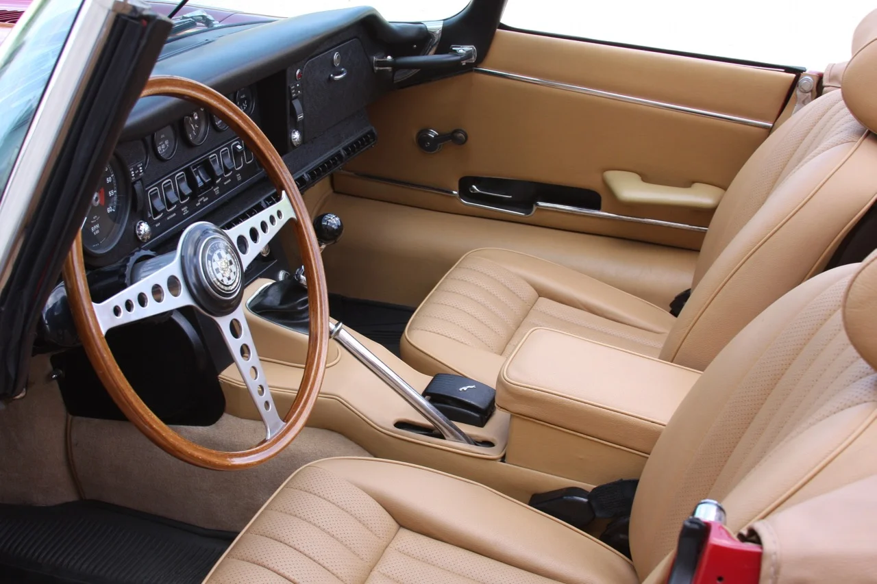 1971 Jaguar E-Type - 10 of 30.jpg