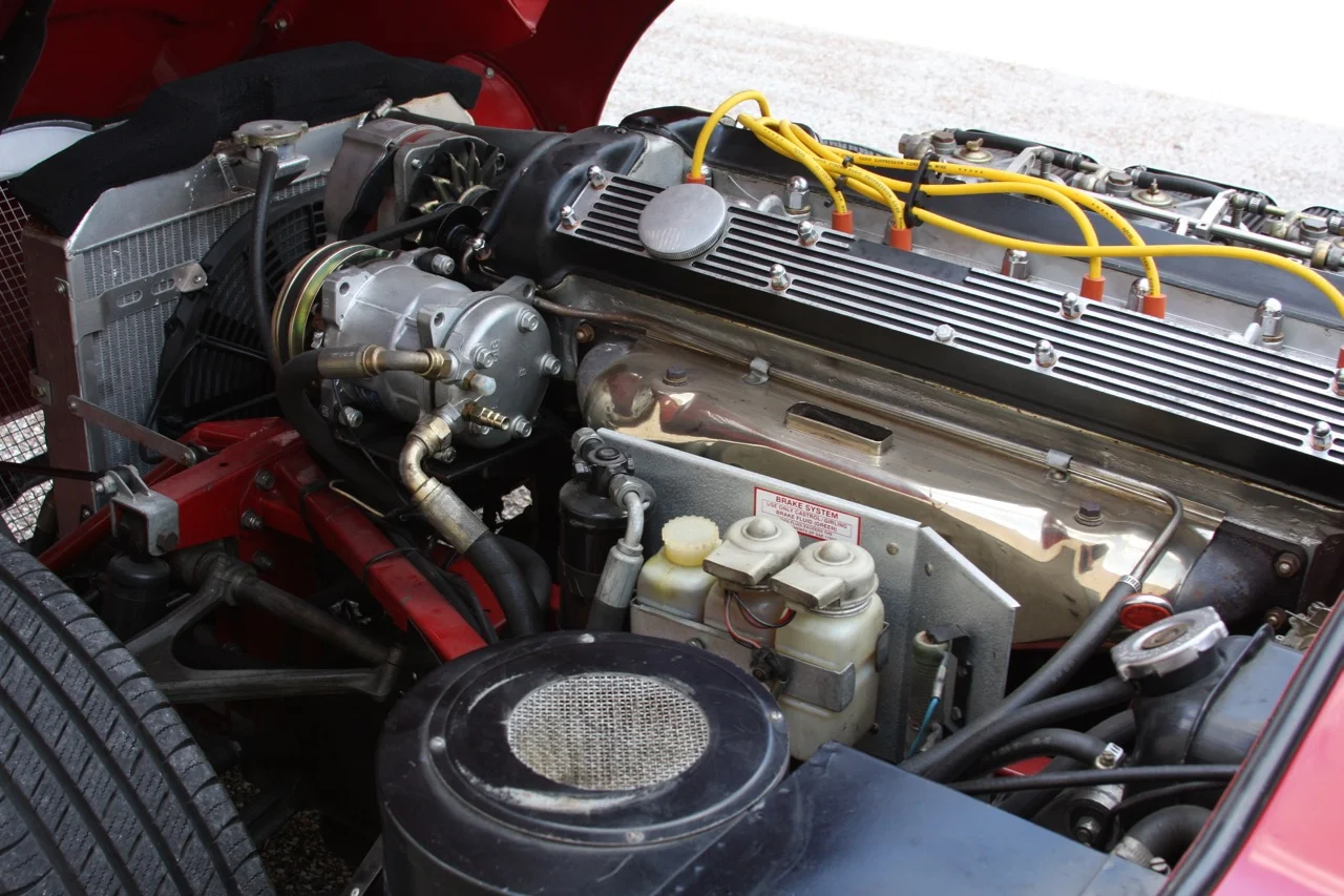 1971 Jaguar E-Type - 23 of 30.jpg