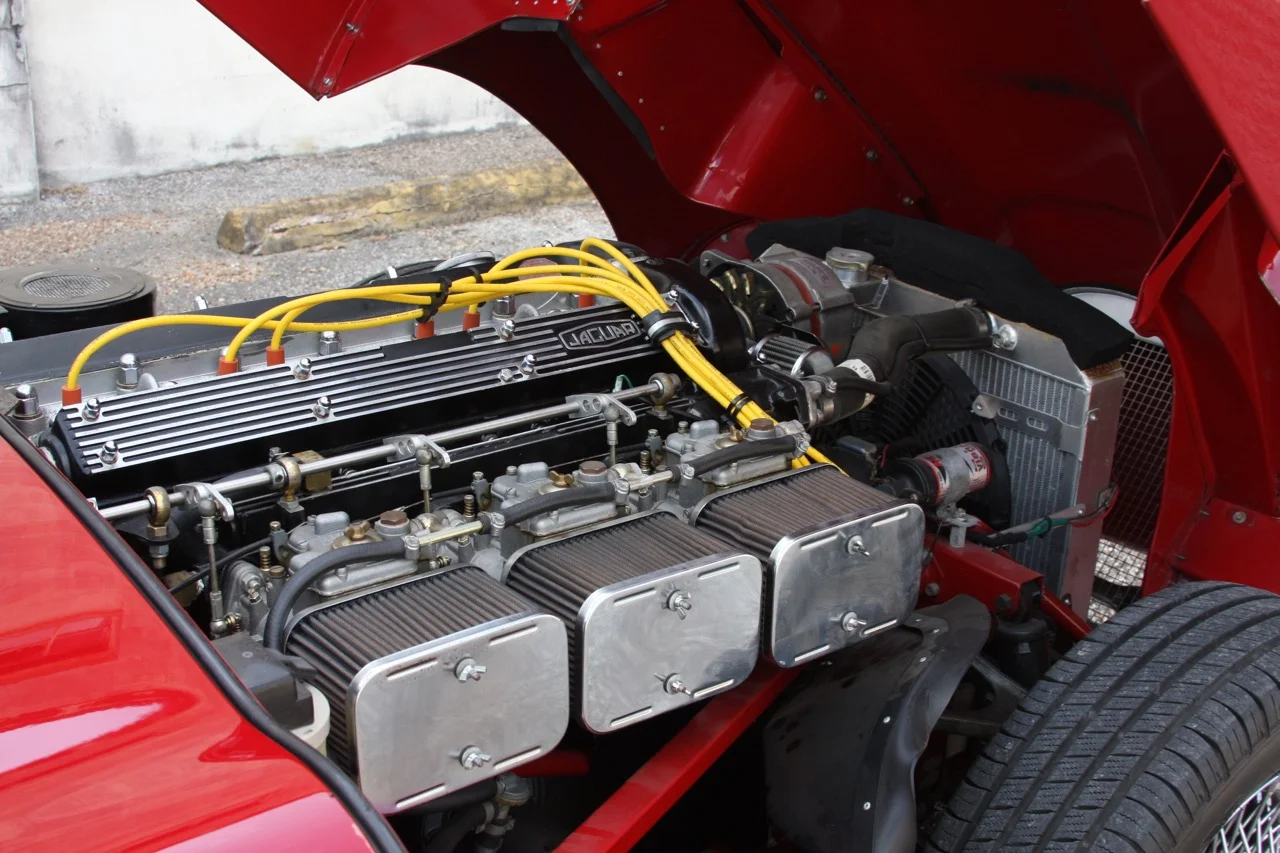 1971 Jaguar E-Type - 27 of 30.jpg