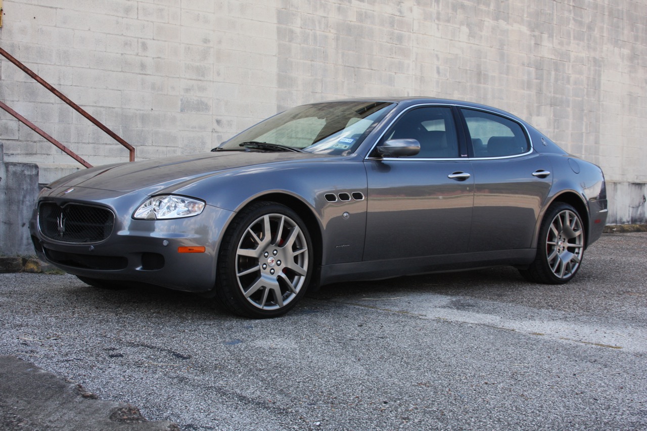 2008 Maserati Quattroporte - 07 of 33.jpg