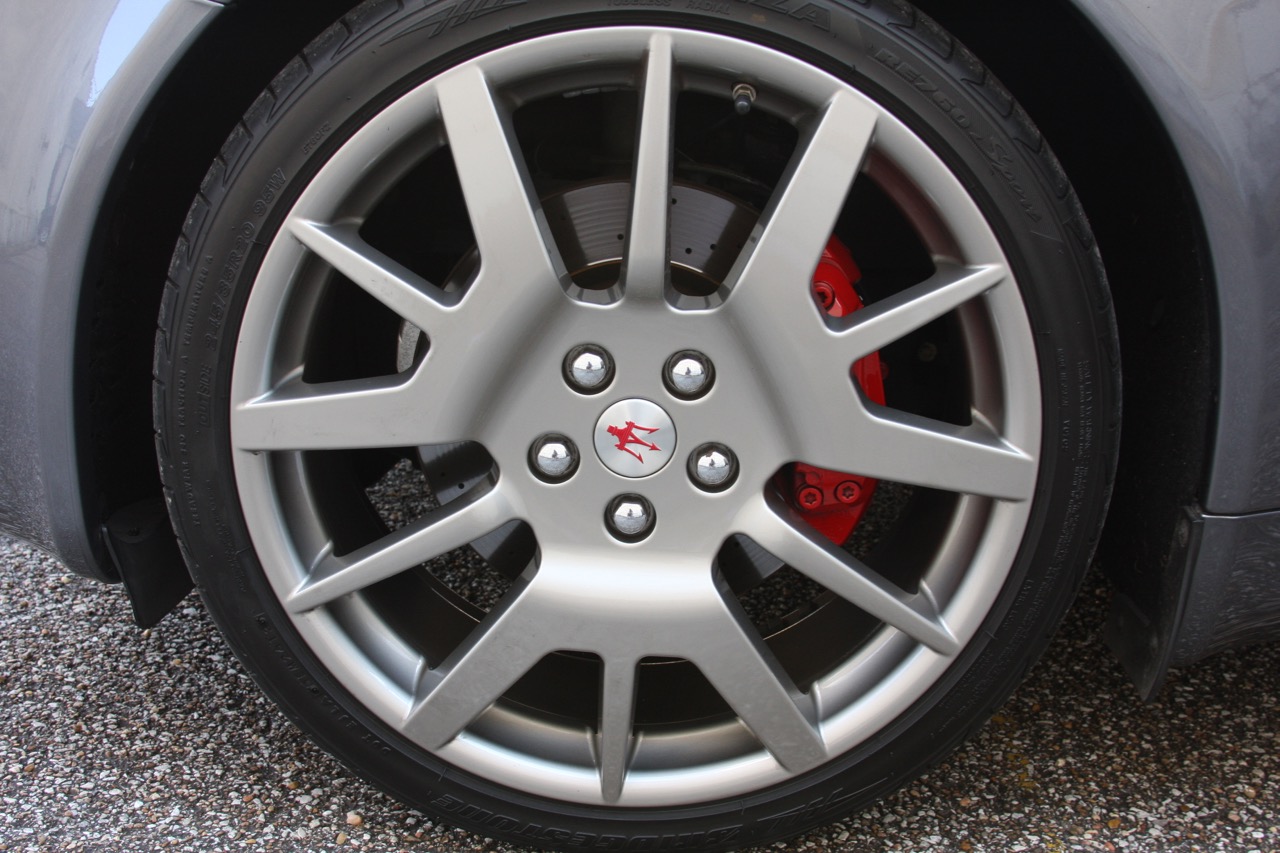 2008 Maserati Quattroporte - 09 of 33.jpg