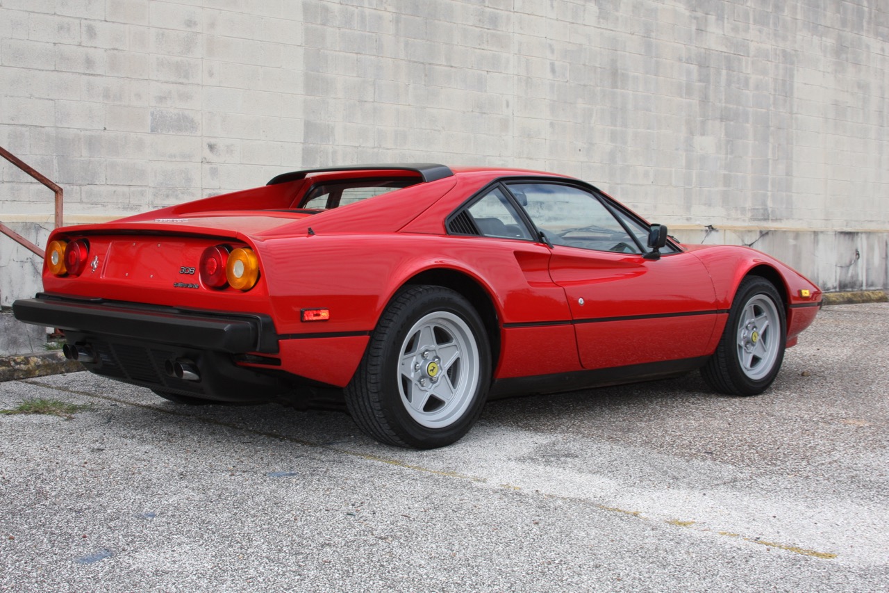 1985 Ferrari 308 GTB QV - 03 of 36.jpg