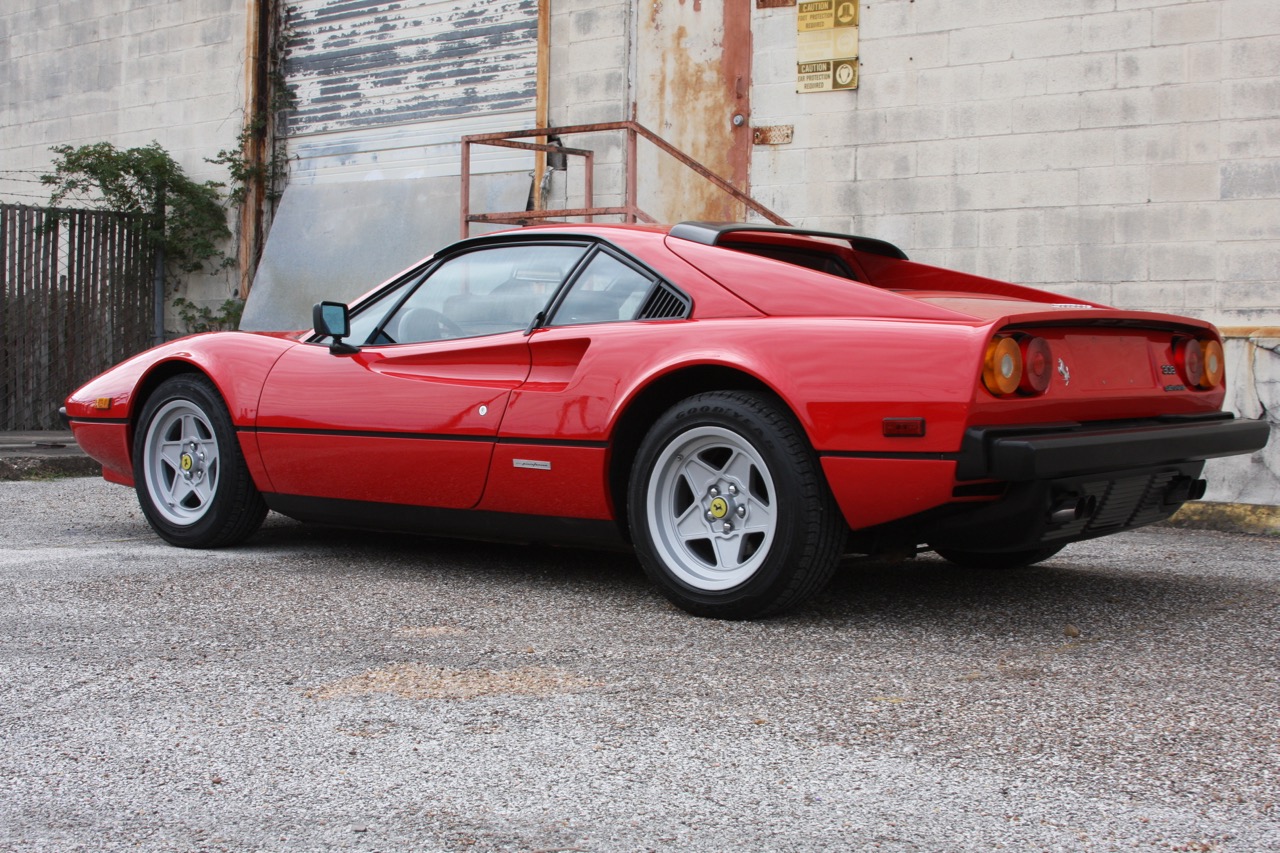 1985 Ferrari 308 GTB QV - 05 of 36.jpg