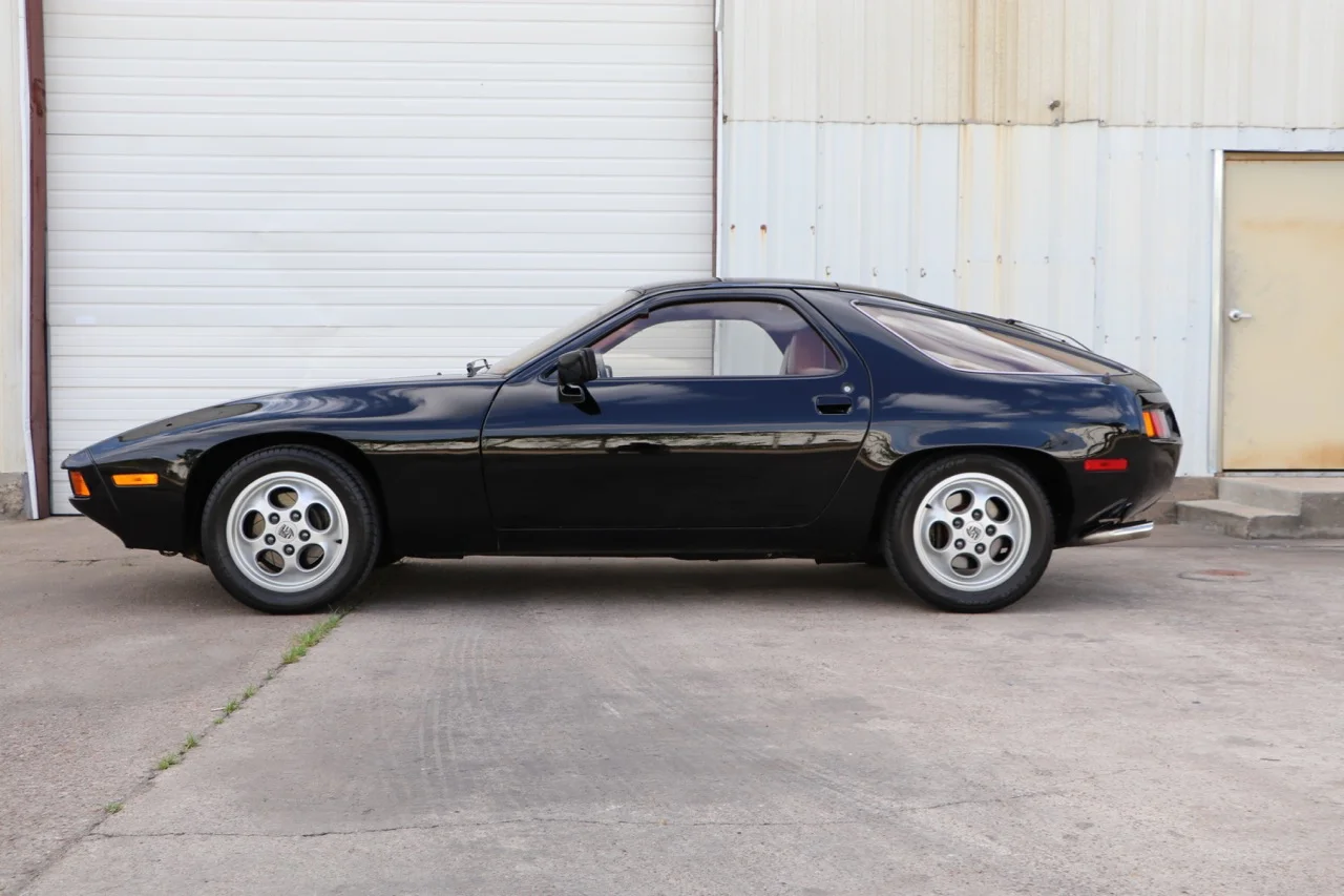 1979 Porsche 928 (699266837) - 02 of 30.jpg