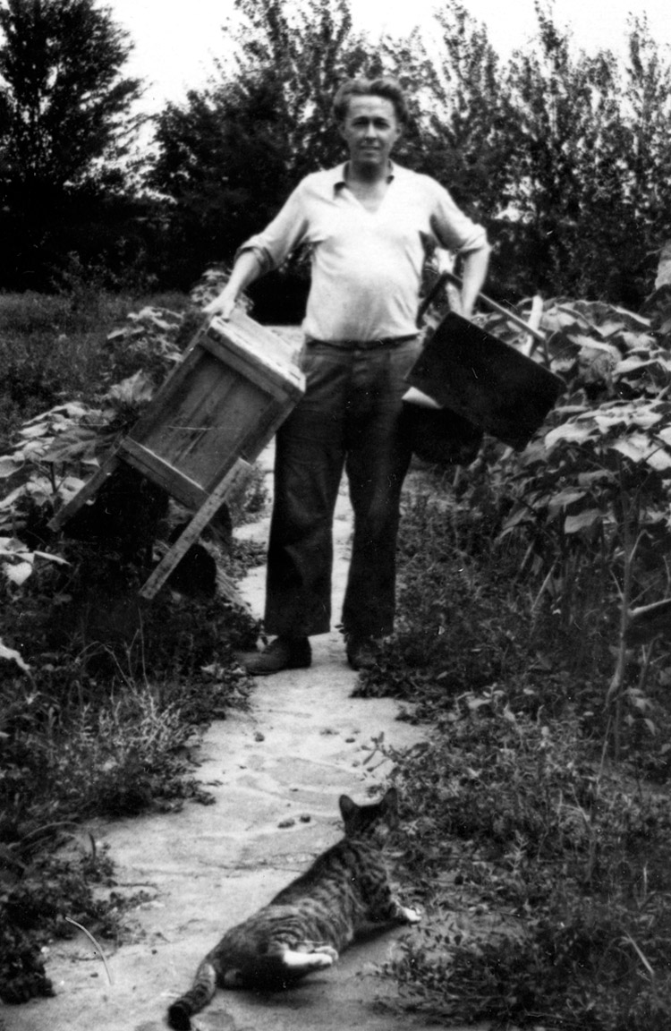 3.14 ┆ “Distribution of property”. One day before final departure from exile. 1956