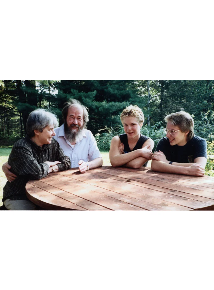 8.17┆ From left to right: Natalia, Aleksandr, Yermolai, Ignat. Cavendish, September 1987