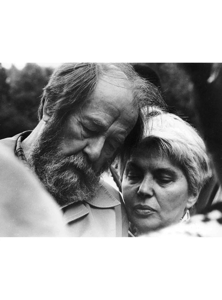 9.8┆ Aleksandr and Natalia Solzhenitsyn. Tver, 1996 Credit: Liudmila Zinchenko, “Moscow House of Photography”